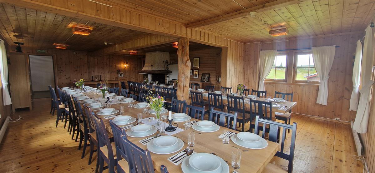 Cafè & mountainbar at Skotten Seter - Bed & Husky