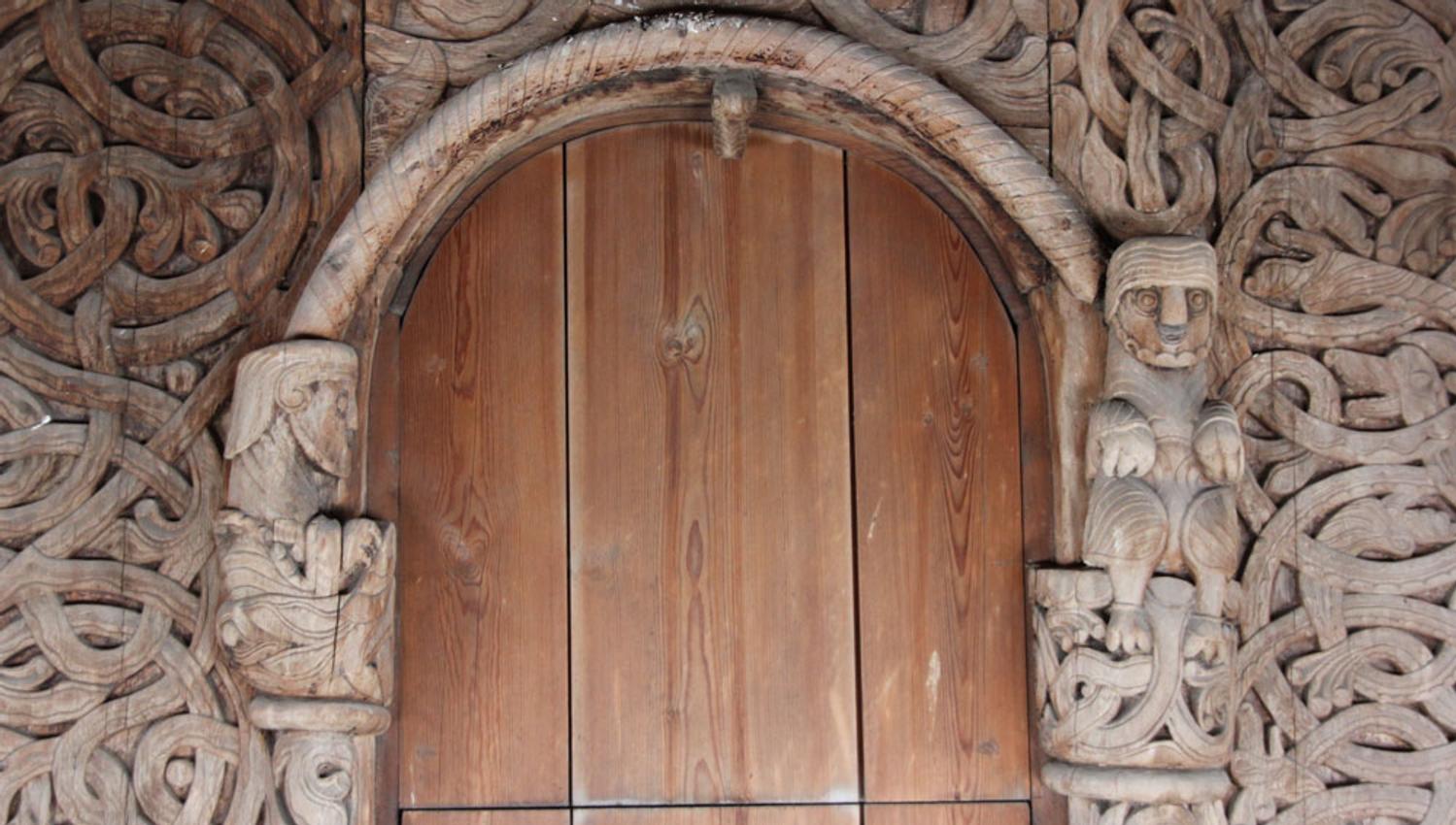 Inngangsparti til Heddal Stavkirke