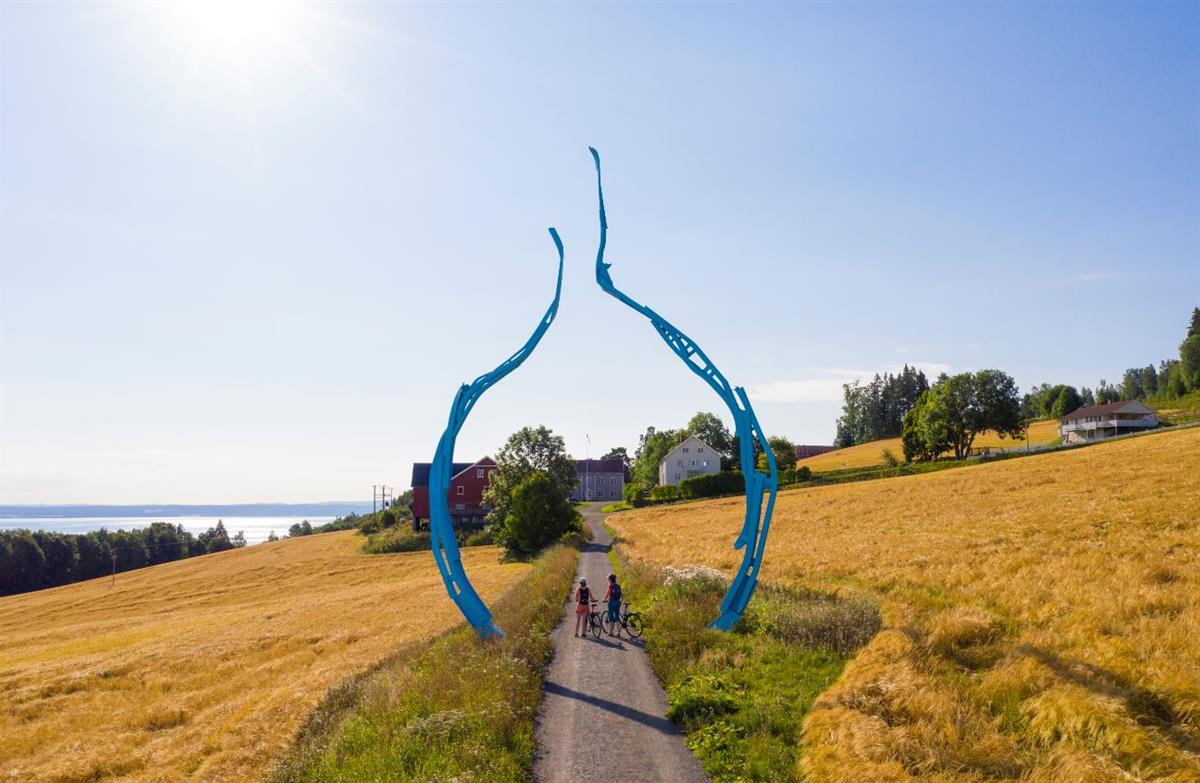Peder Balke-senteret, skulptur Allium av Sverre Wyller, Østre Toten, Innlandet