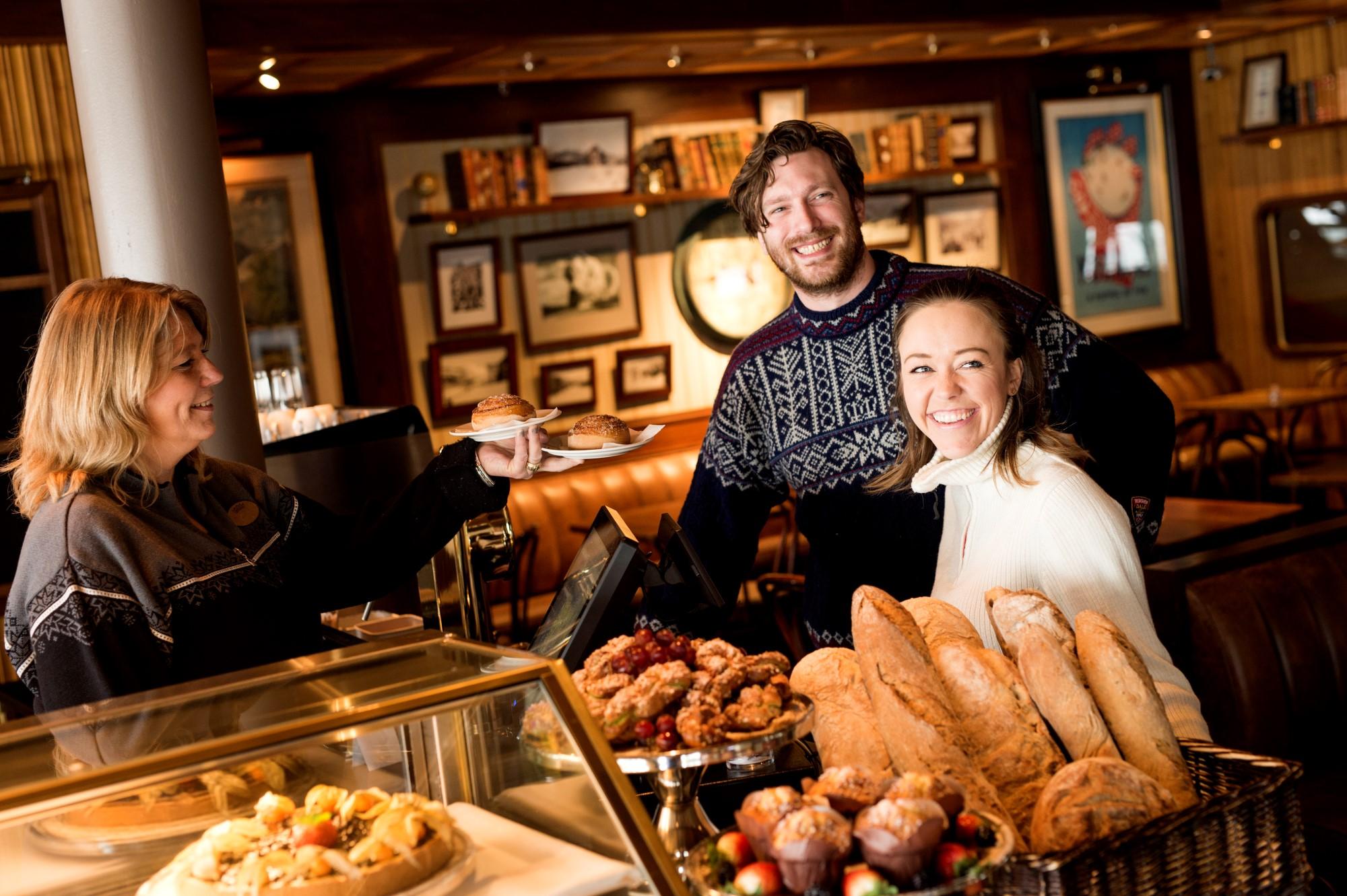 Cafe Lobby, Dr. Holms