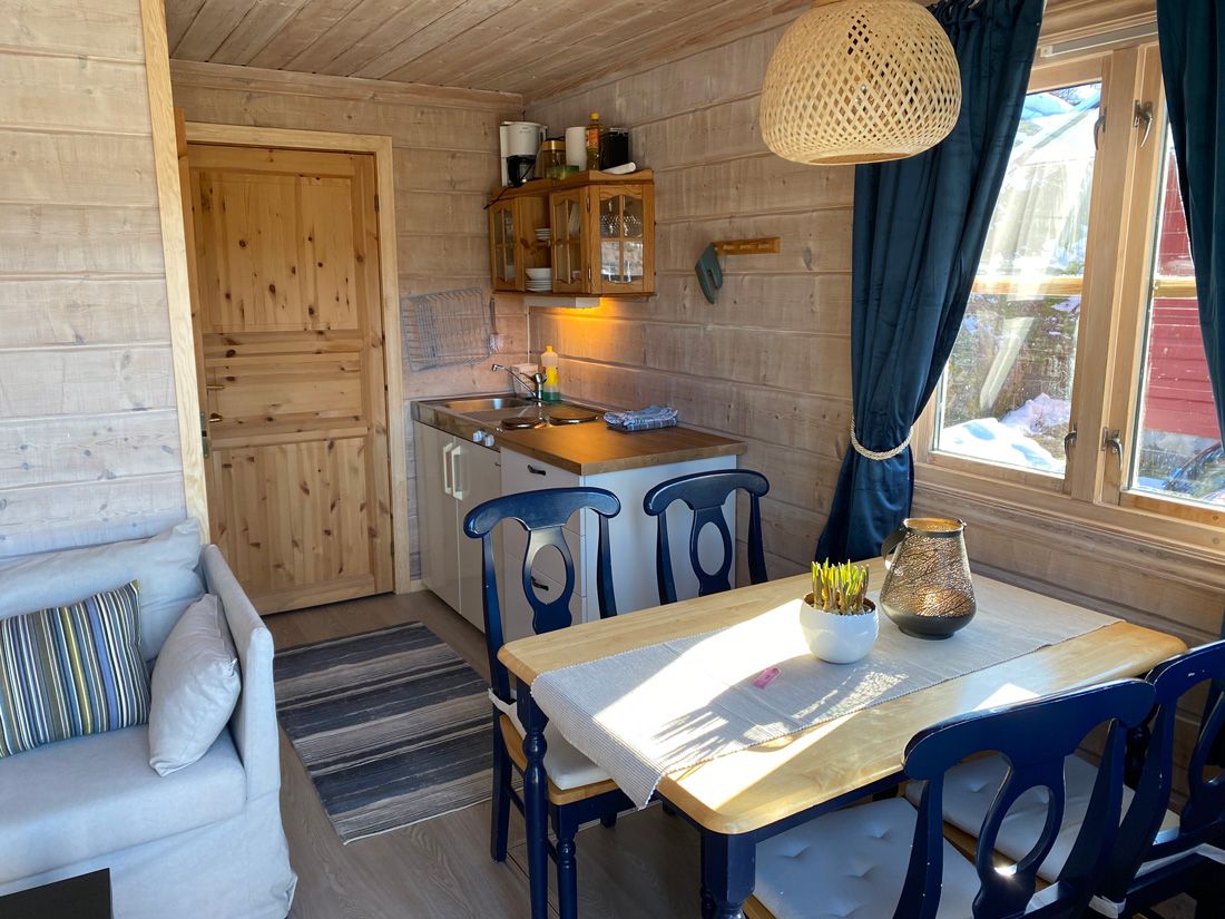 interiør på hytte til 2 personer på Lystang Camping