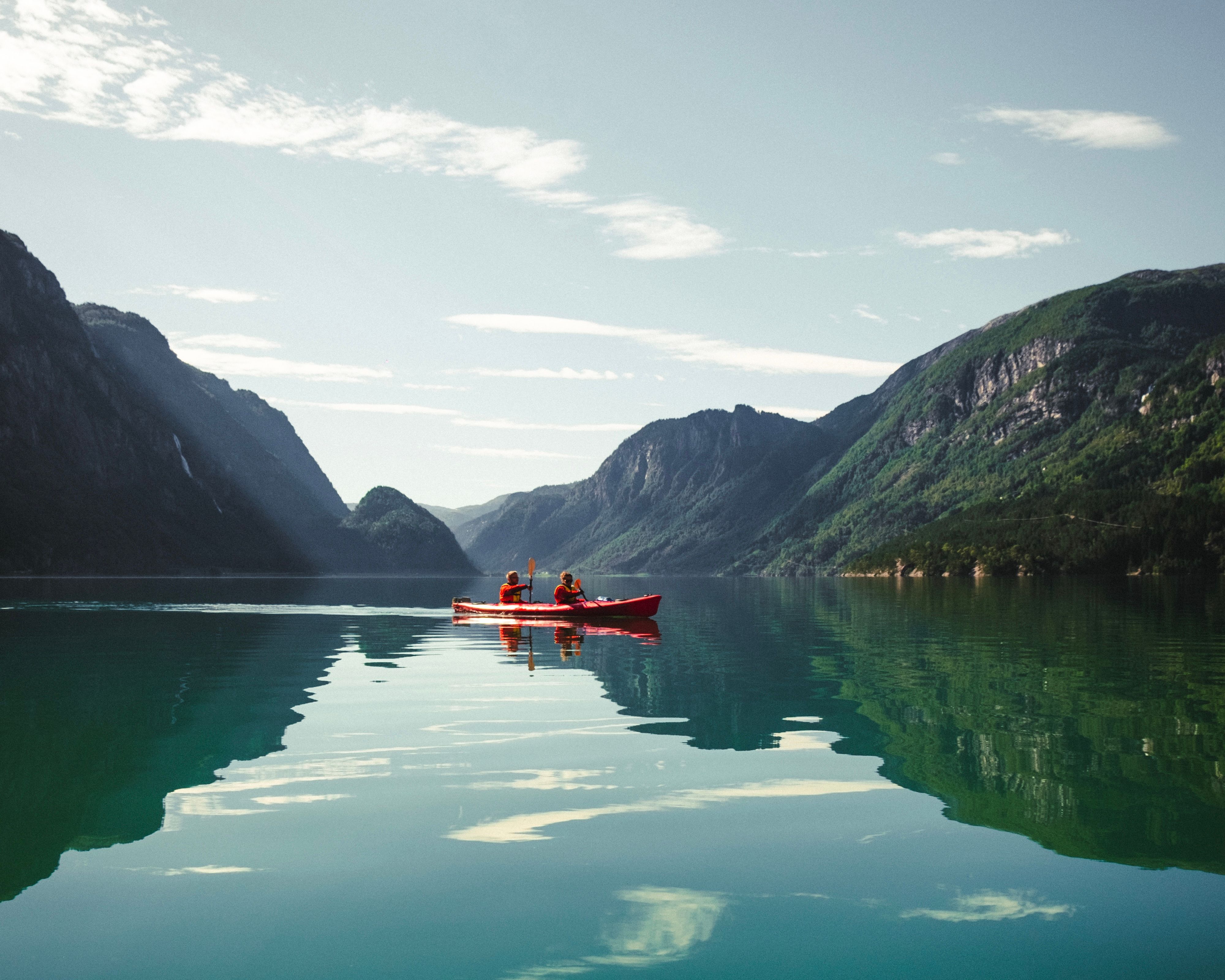 Kajakkpadling på Sandvinsvatnet.