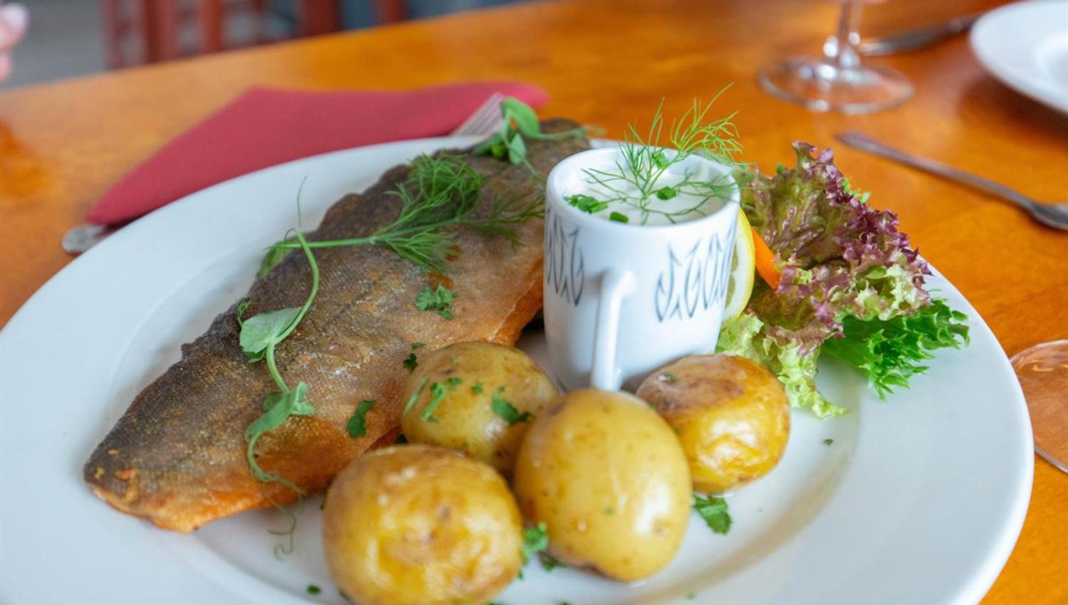 ElgstuaKafe_signaturrett_Fisk