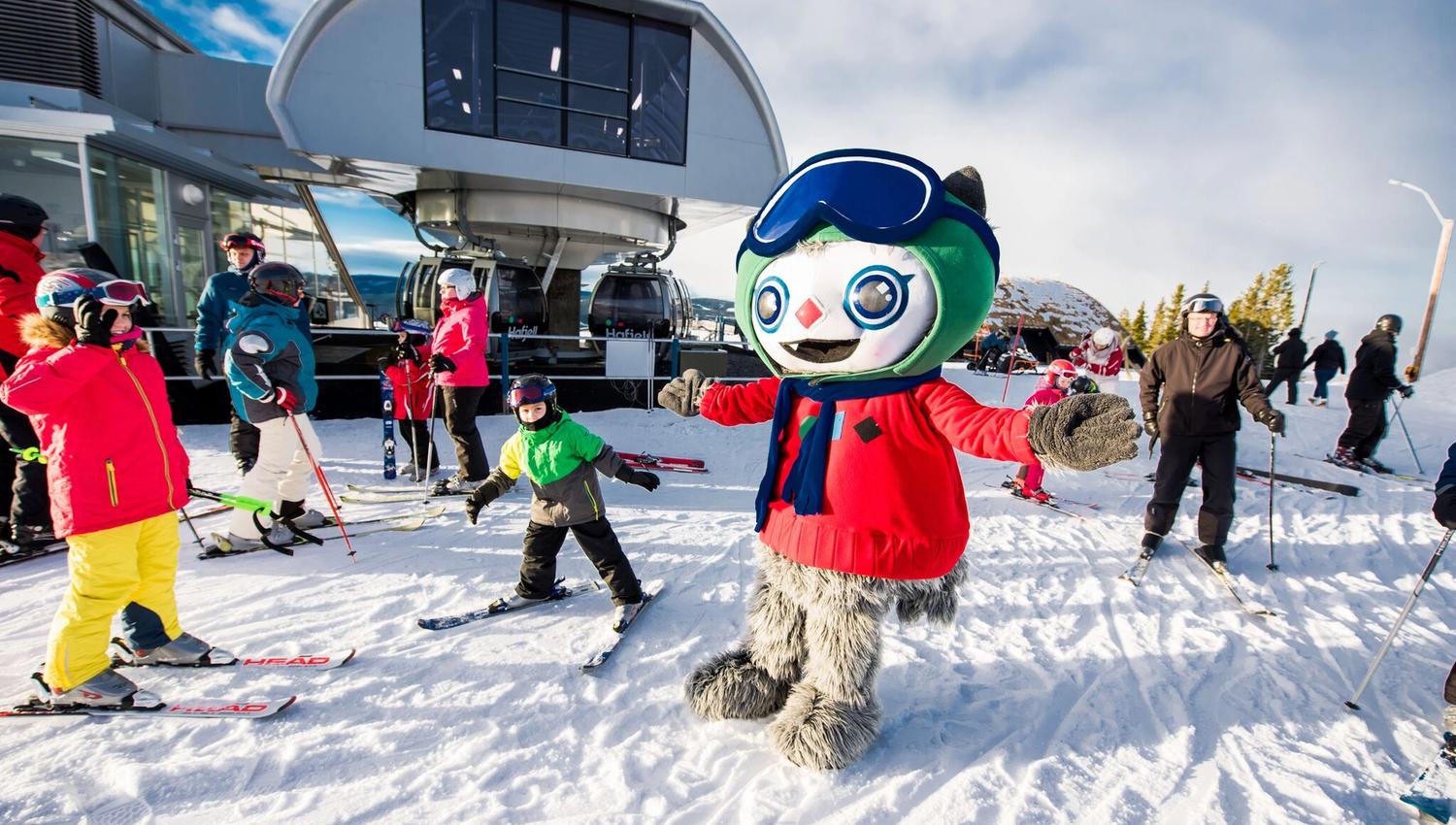 The mascot Isa is greeting the skiers in Hafjell