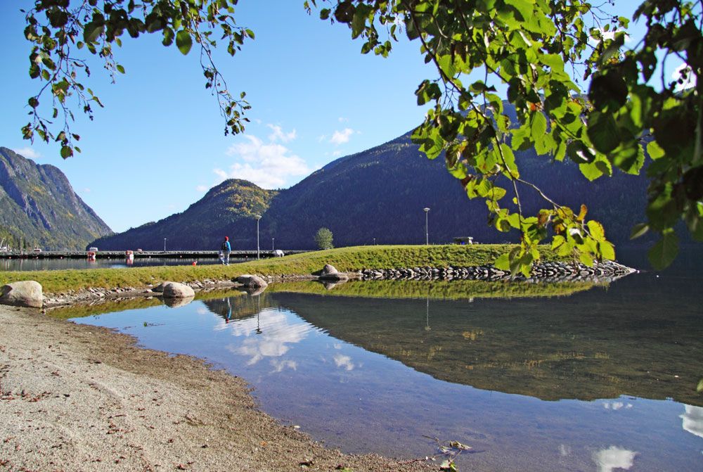 badestrand ved Telemarkskanalen på Dalen