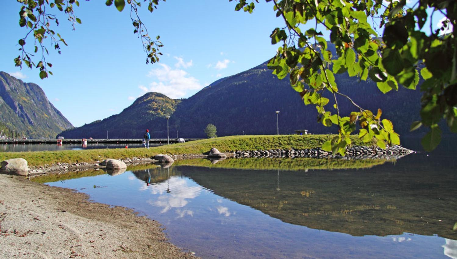 badestrand ved Telemarkskanalen på Dalen