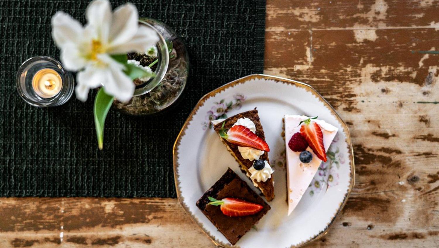 Gromt av Totensnacks. Kafeen på Peder Balke-senteret