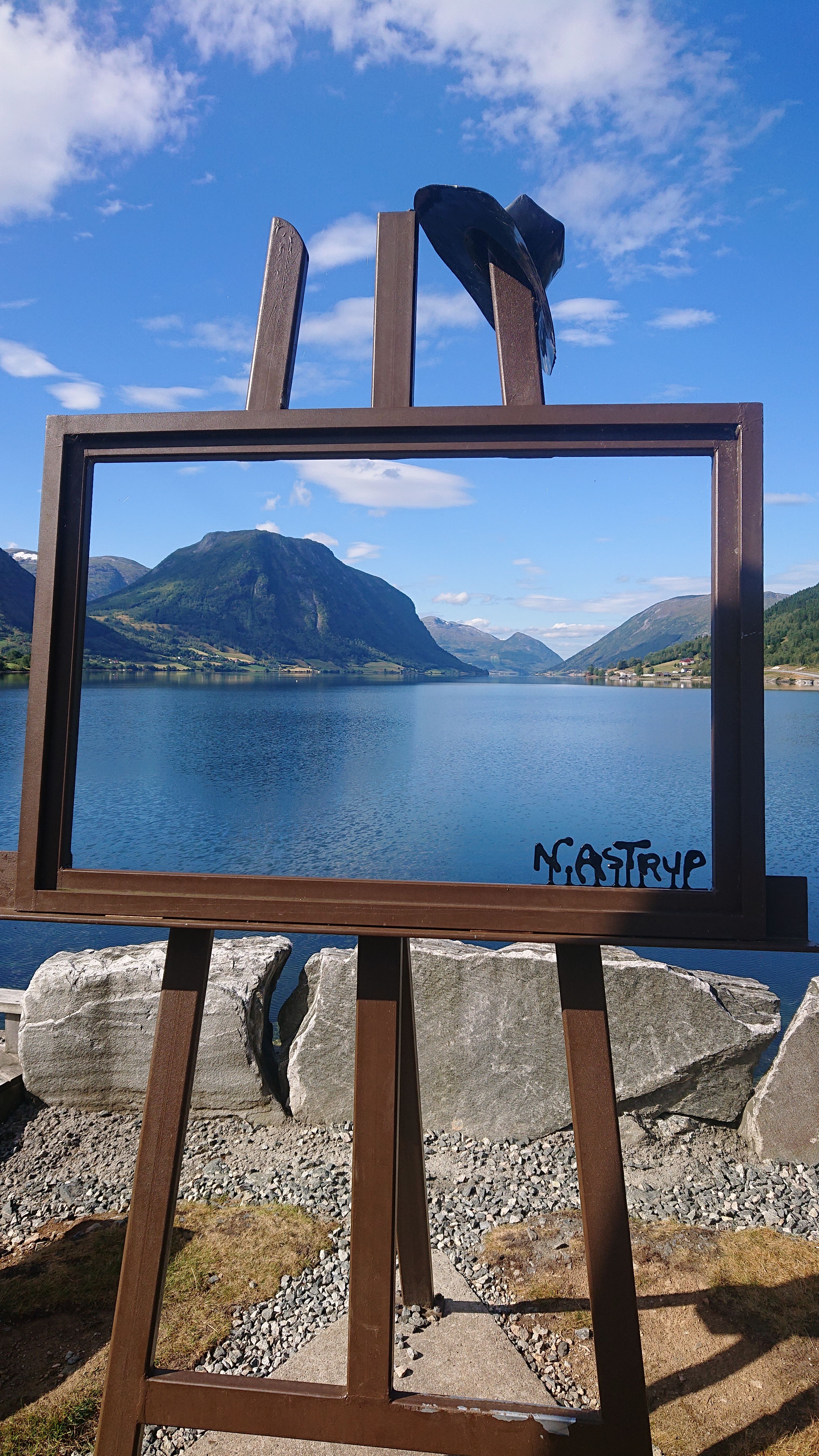 Padle i vakre omgjevander på Jølster