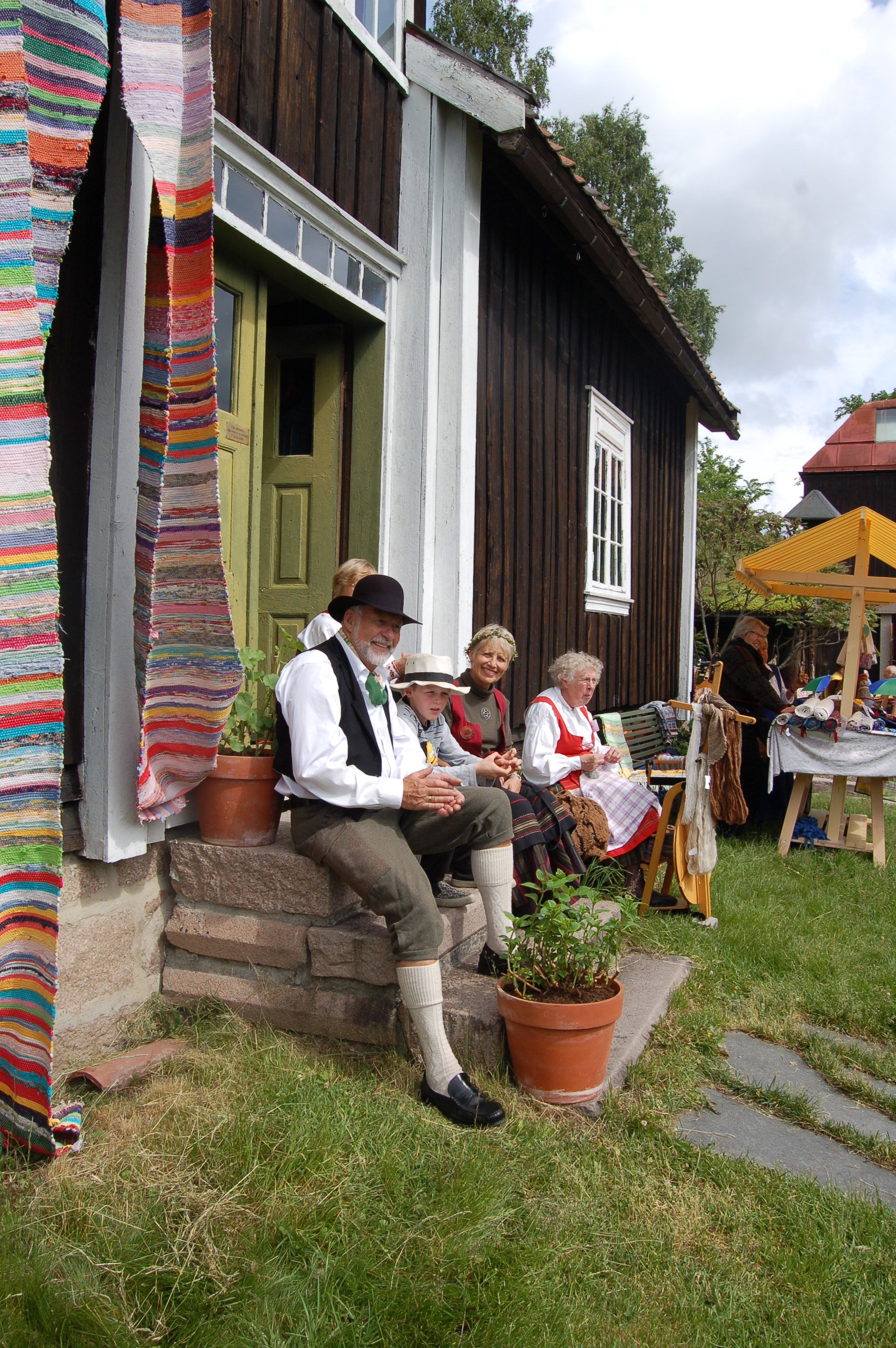 Østenstadstua, bunadsfolk