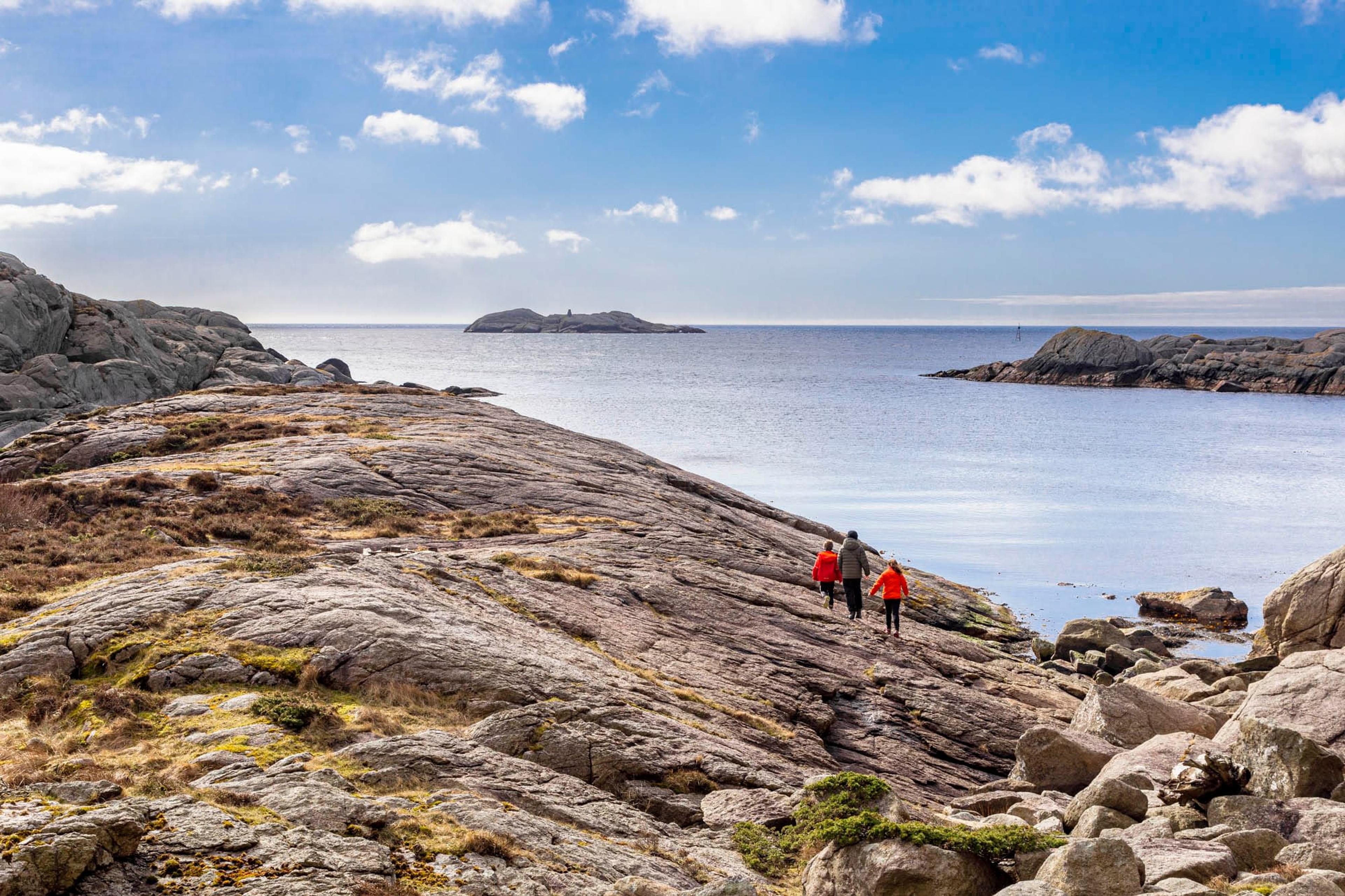Auglend, Vandringshavn og Brønnesodden