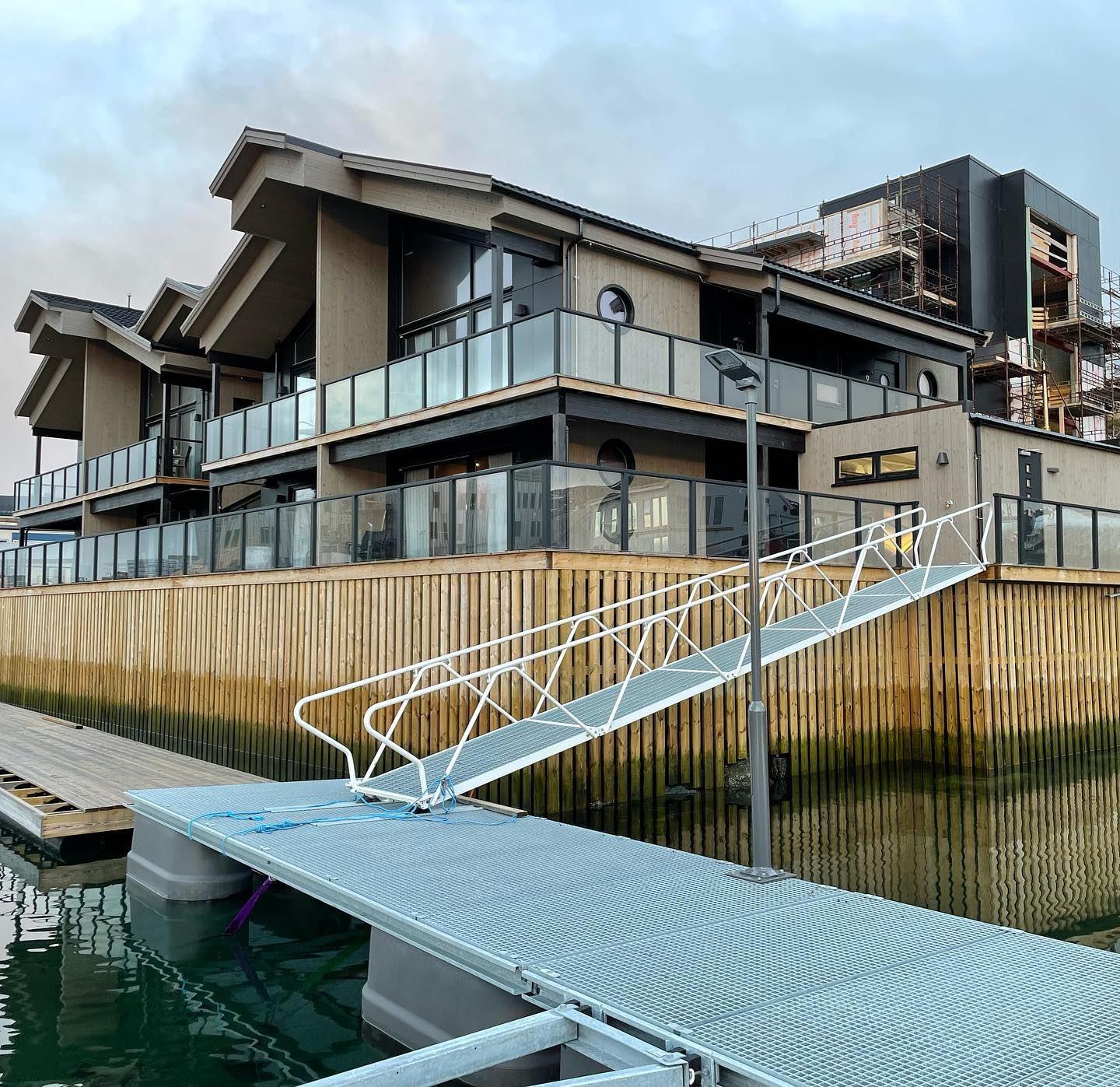 Arctic Sea Hotel & Apartments