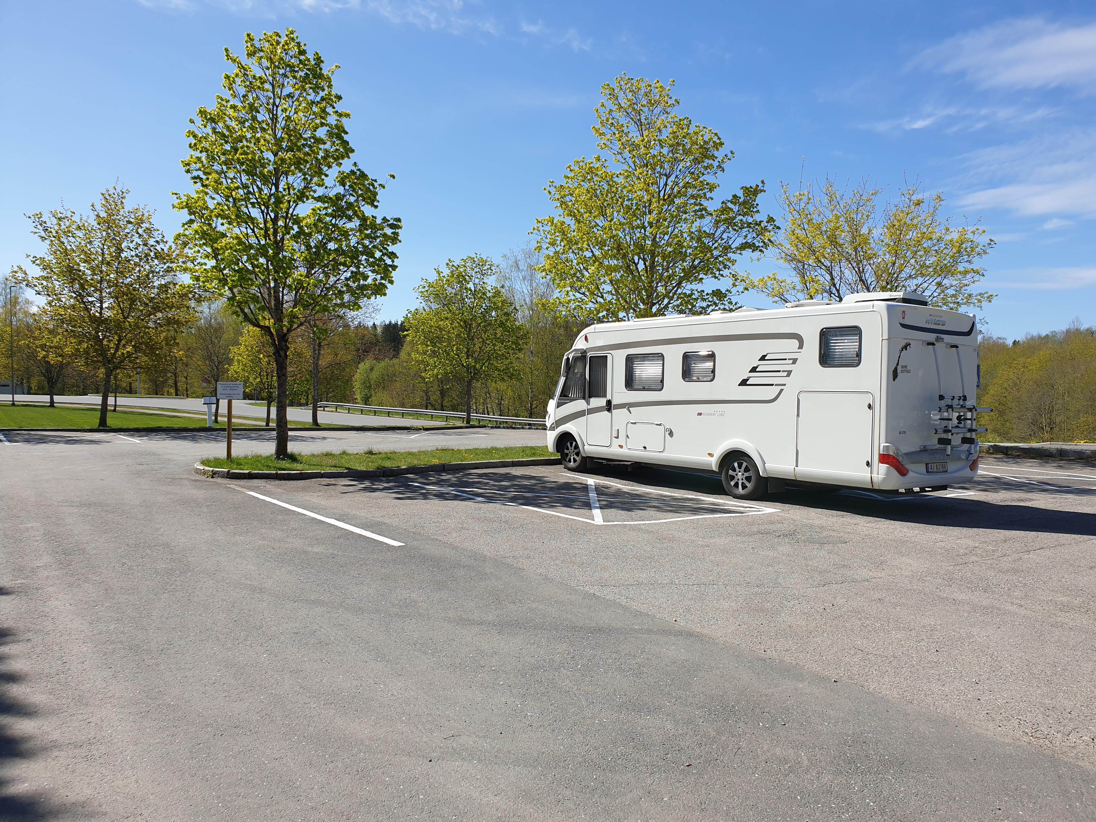 bobil på bobilparkering