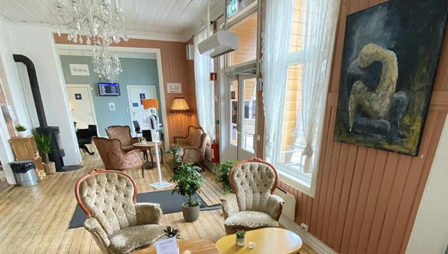 Ås stasjon inne