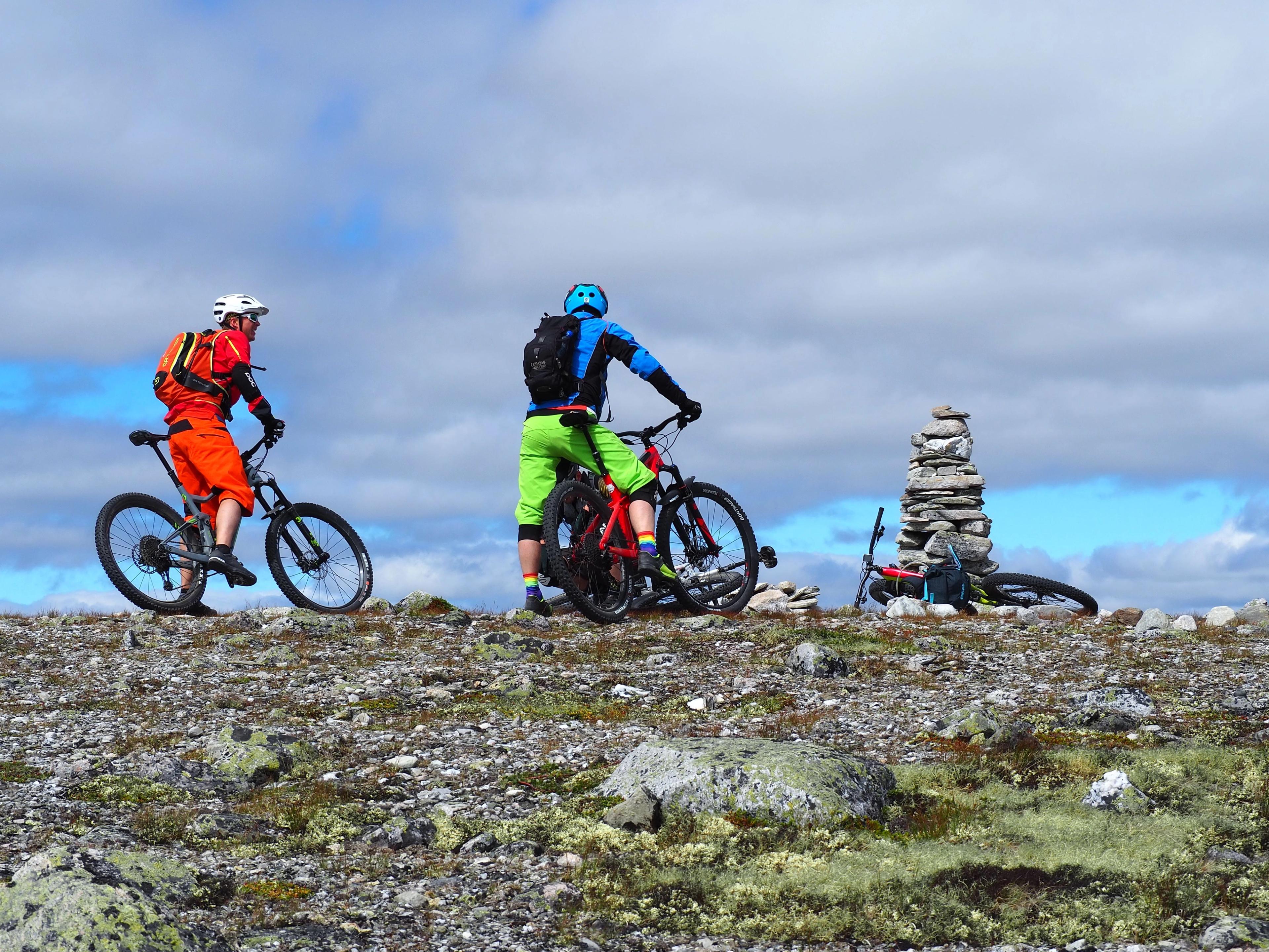 The scenic mountain route along Rondane by mountain bike