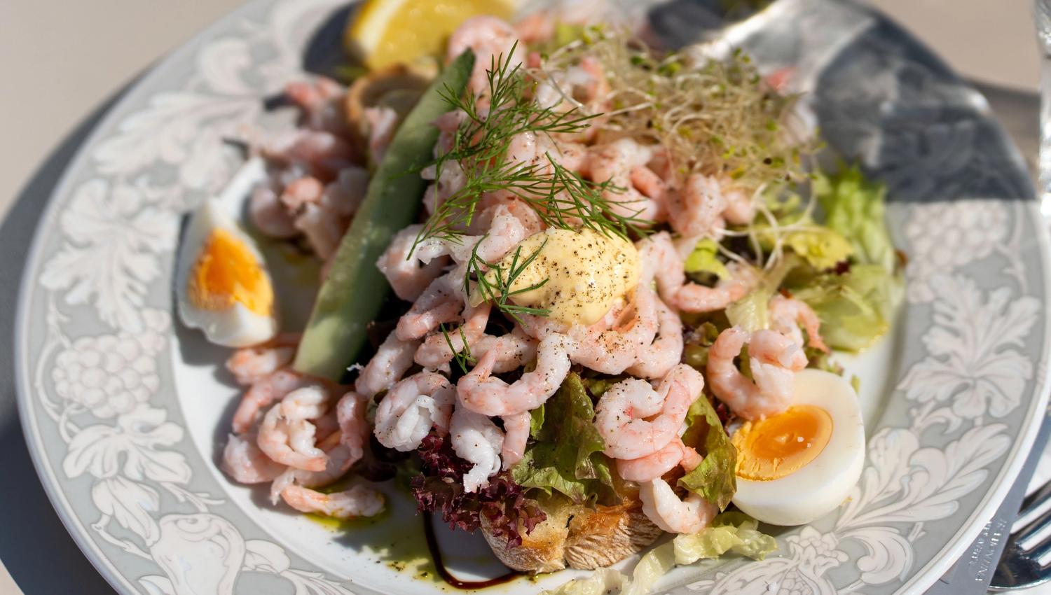 Brygga Gjøvik. Uterestaurant ved Skibladnerbrygga