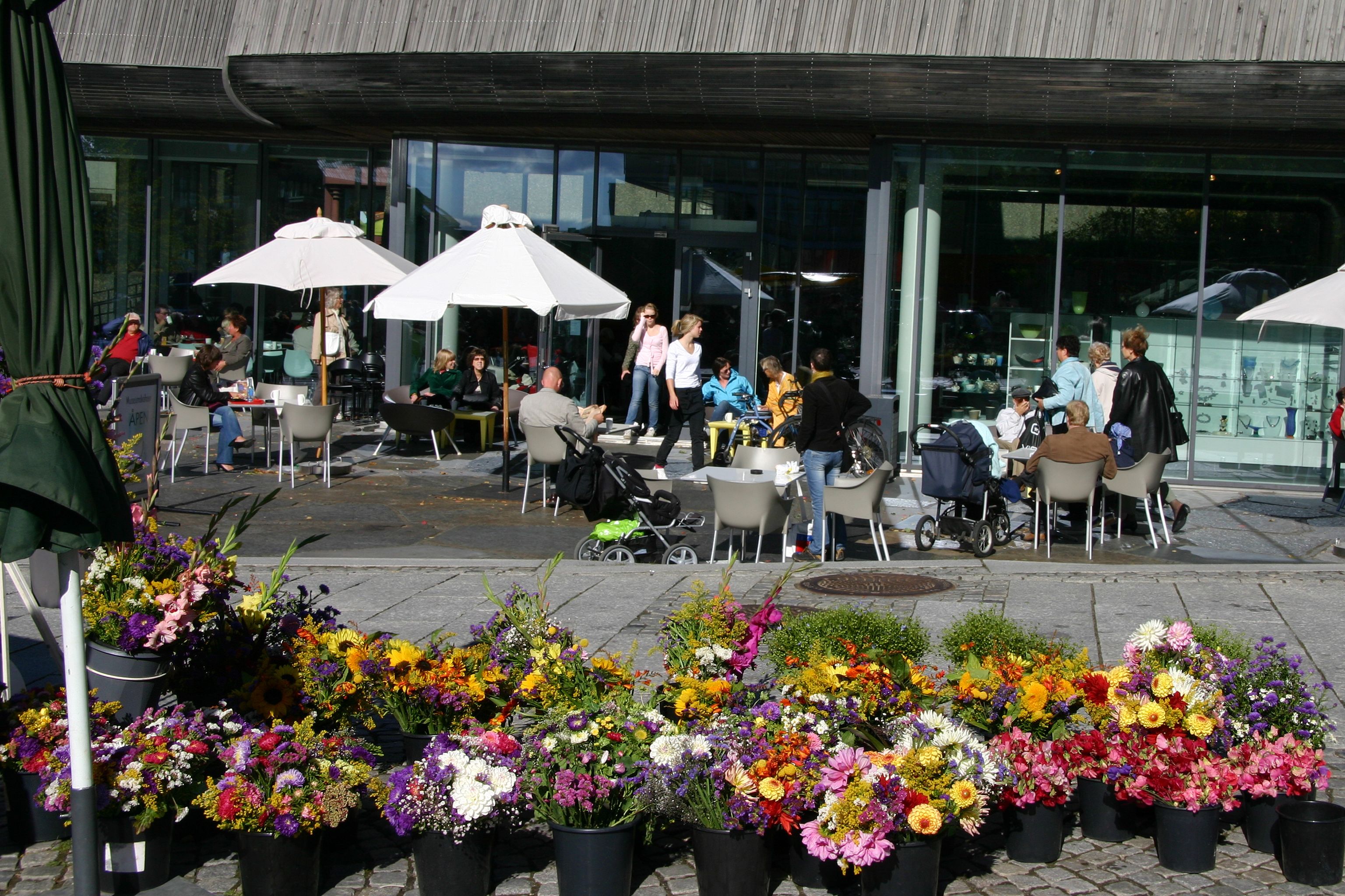 Outside the kafeteria at Lillehammer Art Museum