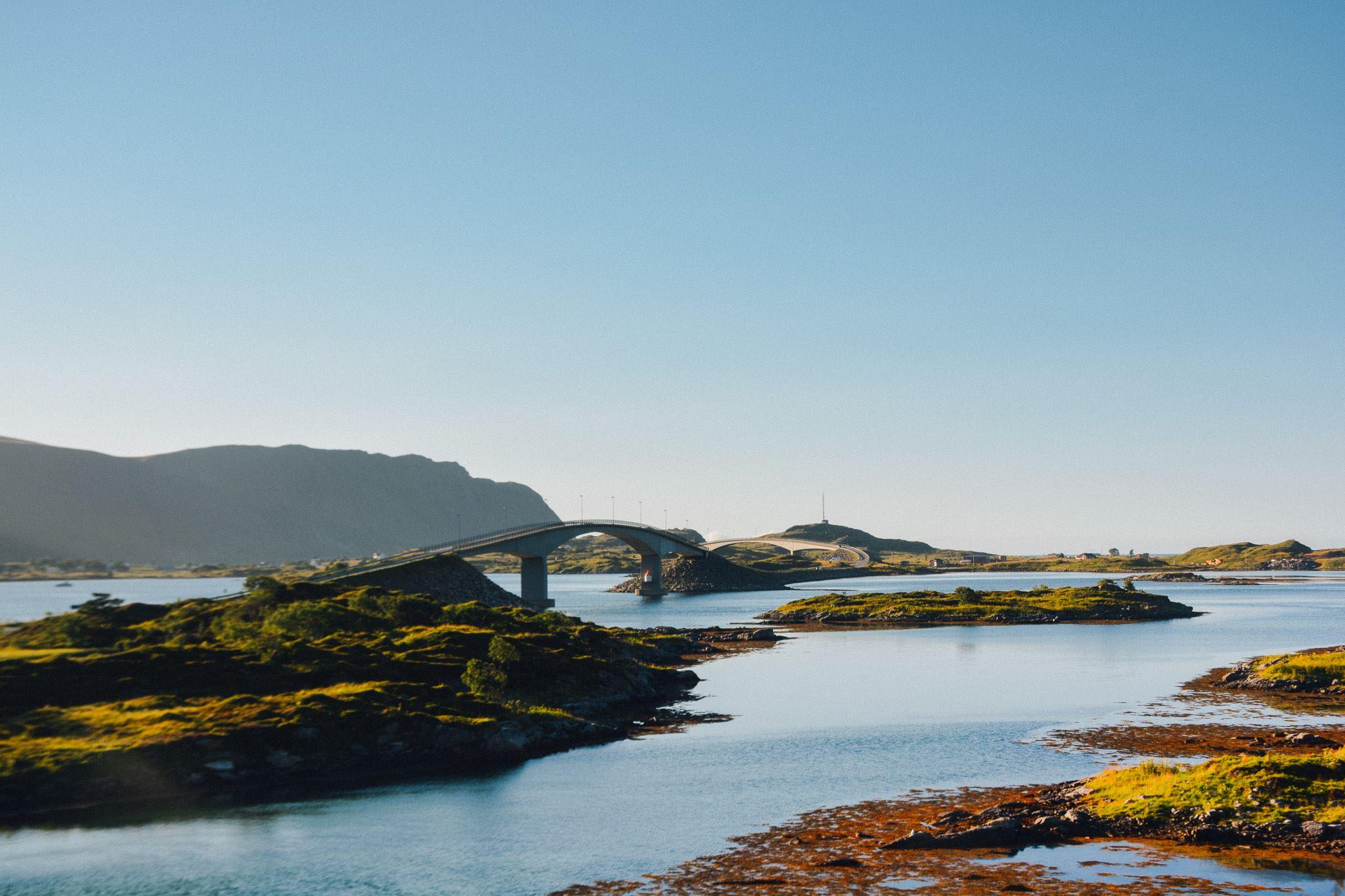Scenic Hike & Fishing Village Tour to Henningsvær
