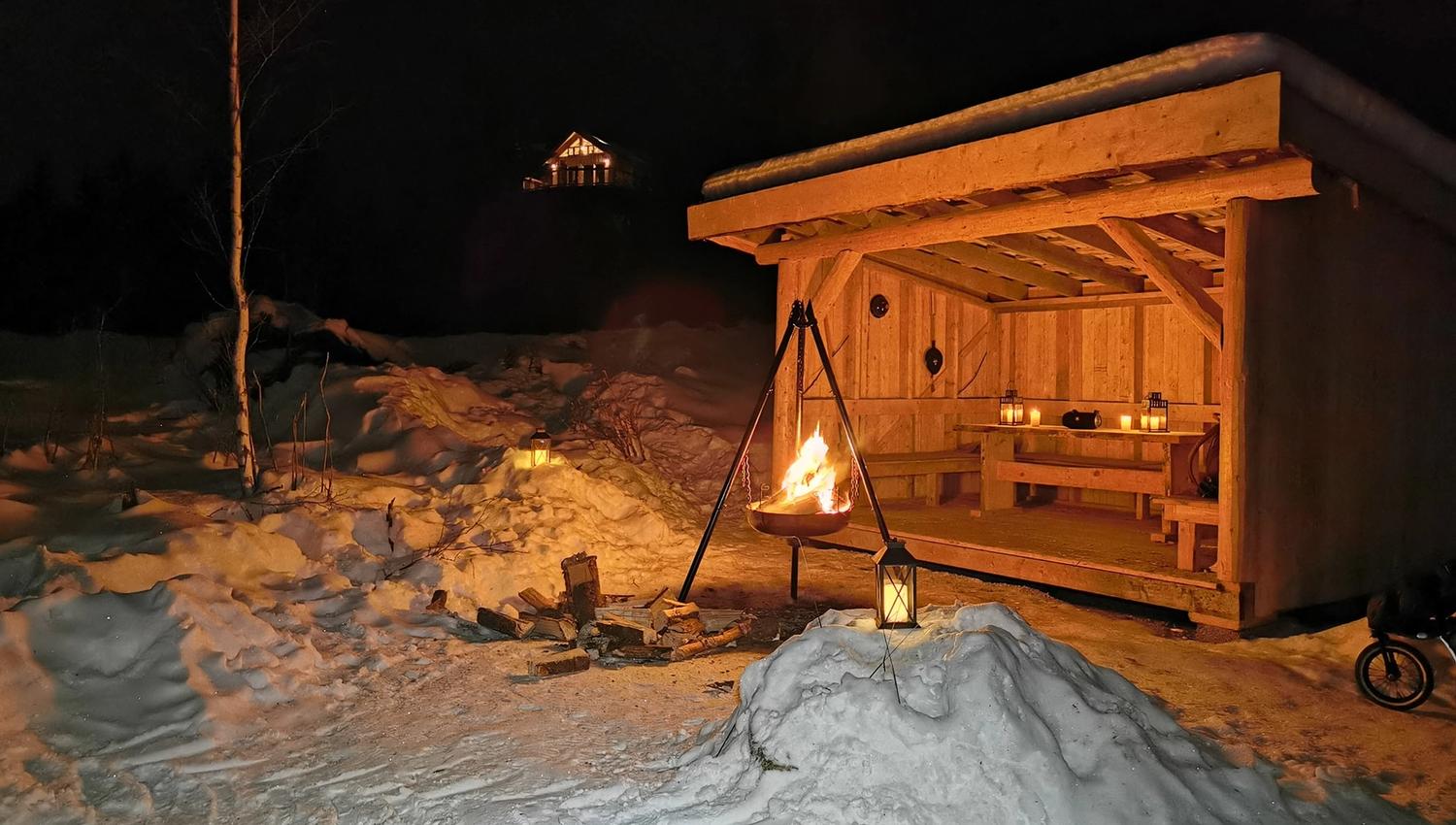 Faraasen Tretoppgård gapahuk