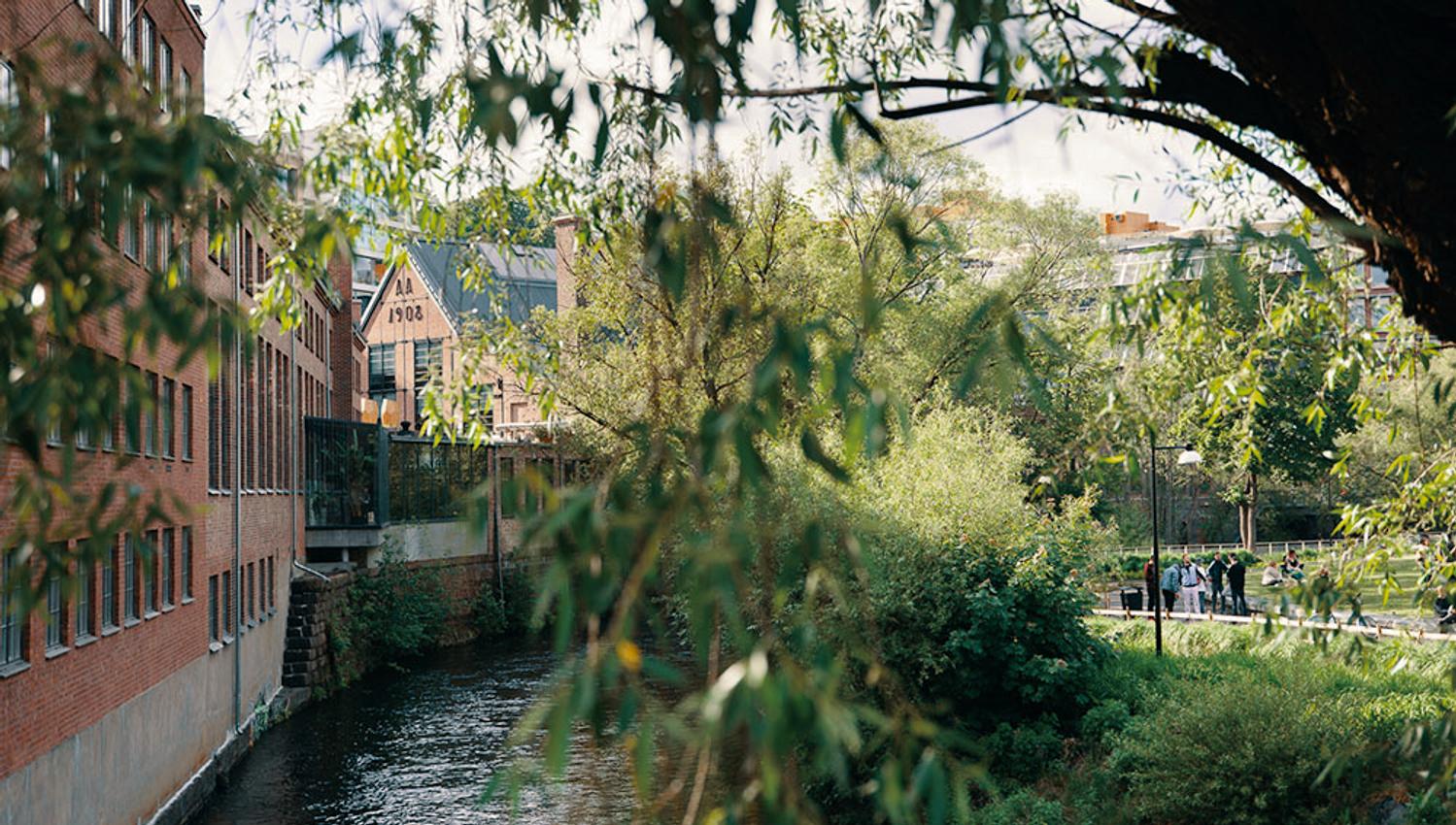 akerselva, parkområder og gamle industribygg
