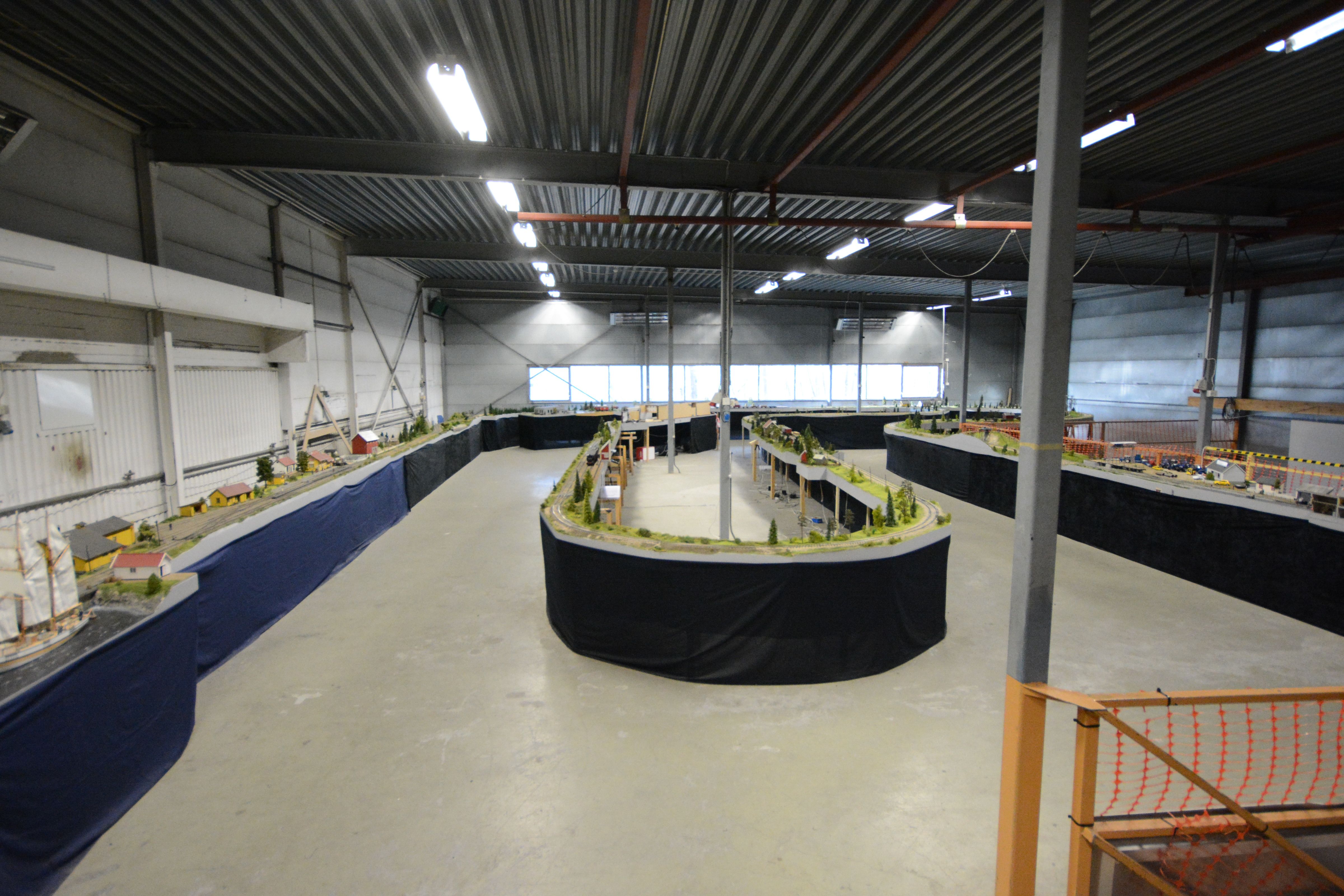 Styrkar Braathens modelljernbane på Næs Jernverk