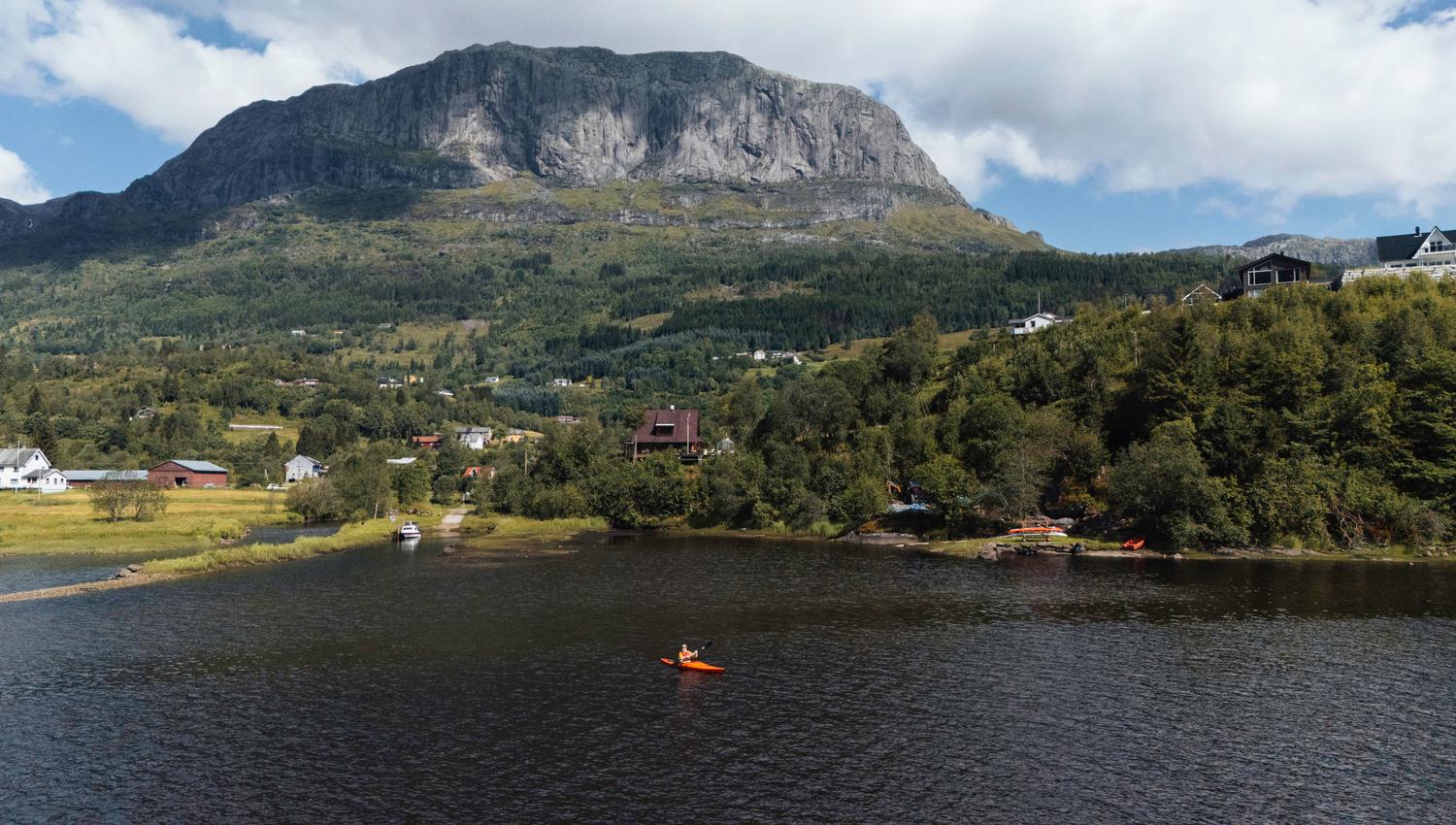 Padle i vakre Dalsfjorden