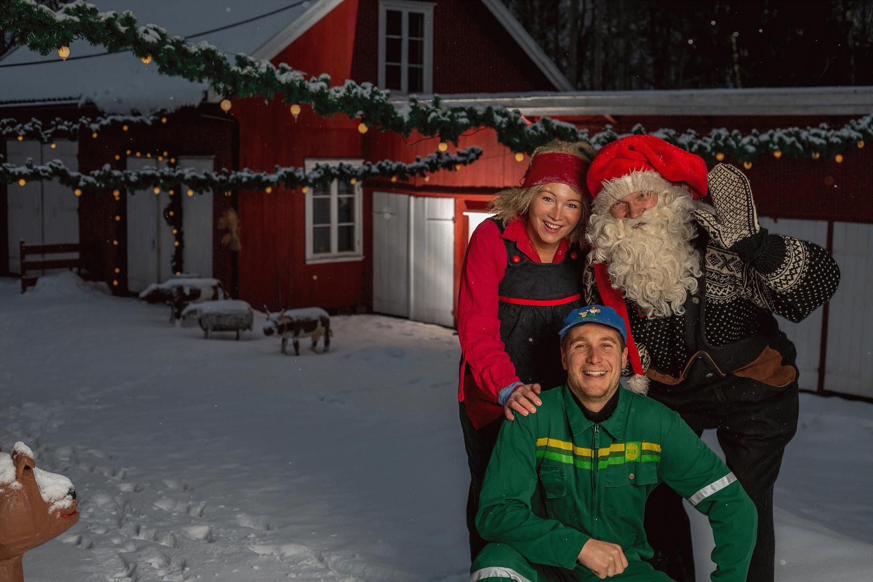 Santa Claus together with the figures The Farmer and the Rat