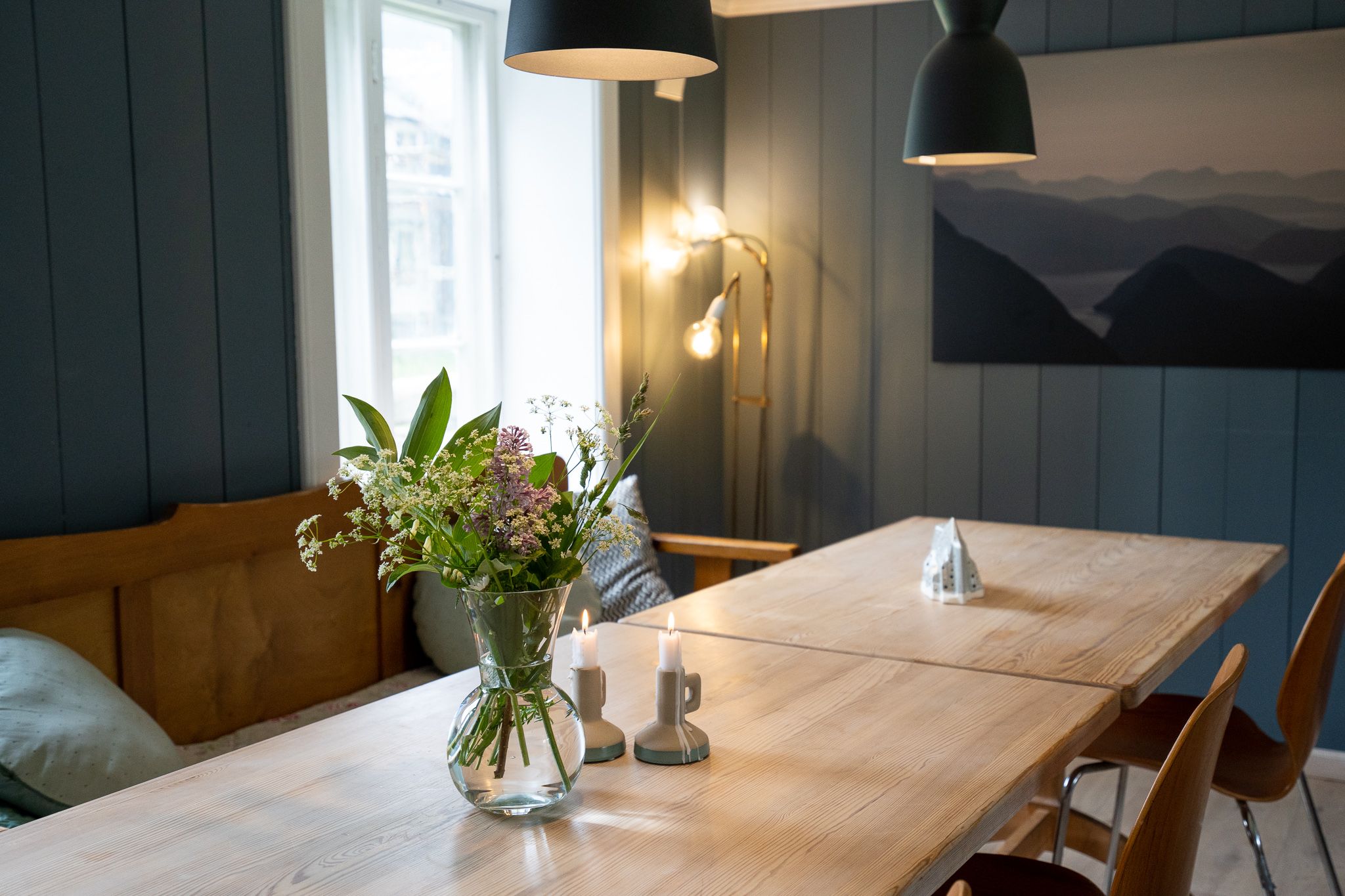 Spisebord i Tømmerhuset på Grøtta