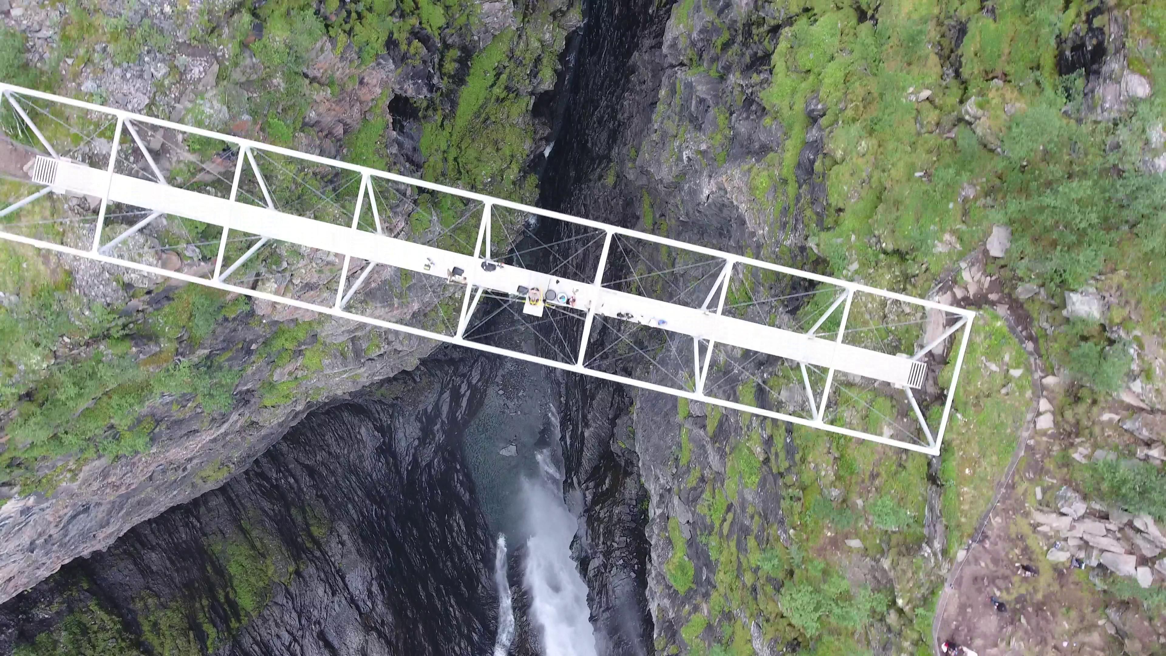Bungee Jumping into the Grand Canyon of the Arctic