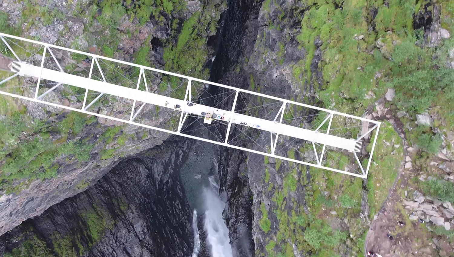 Bungee Jumping into the Grand Canyon of the Arctic