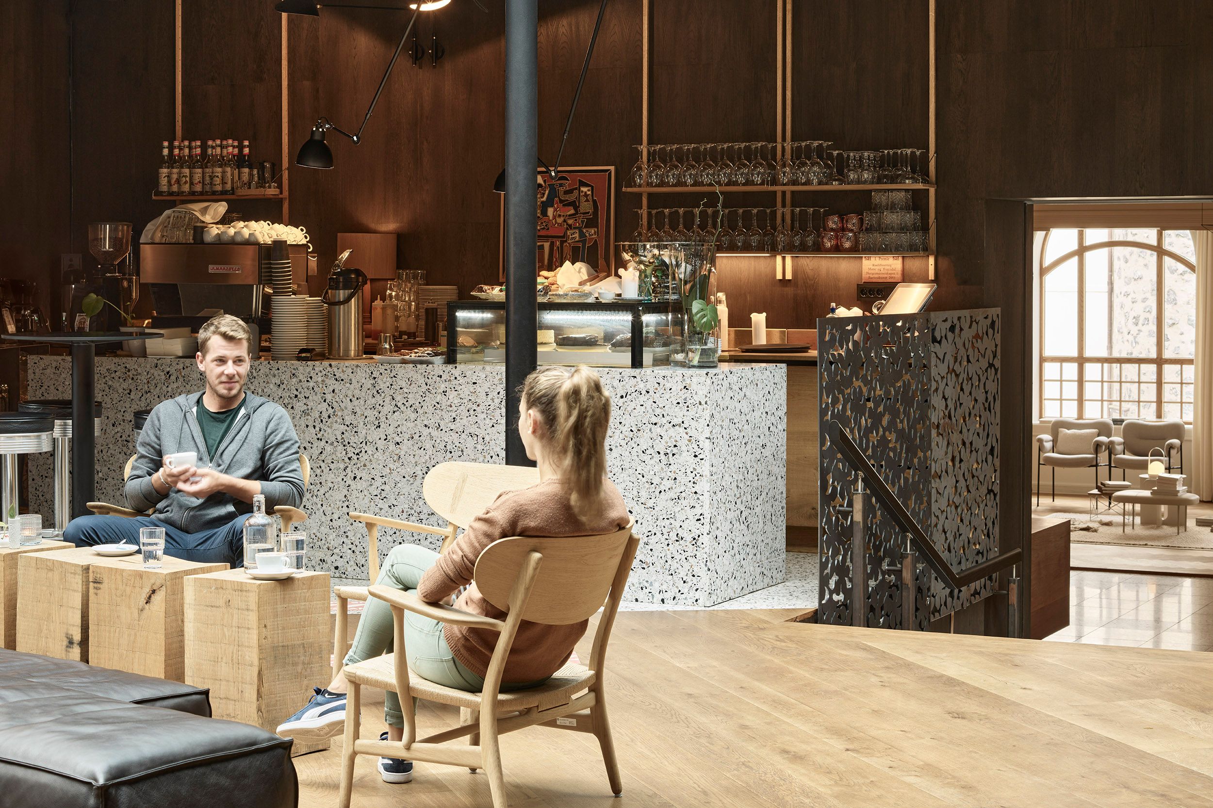 Nyt en måltid på Hotel 1904