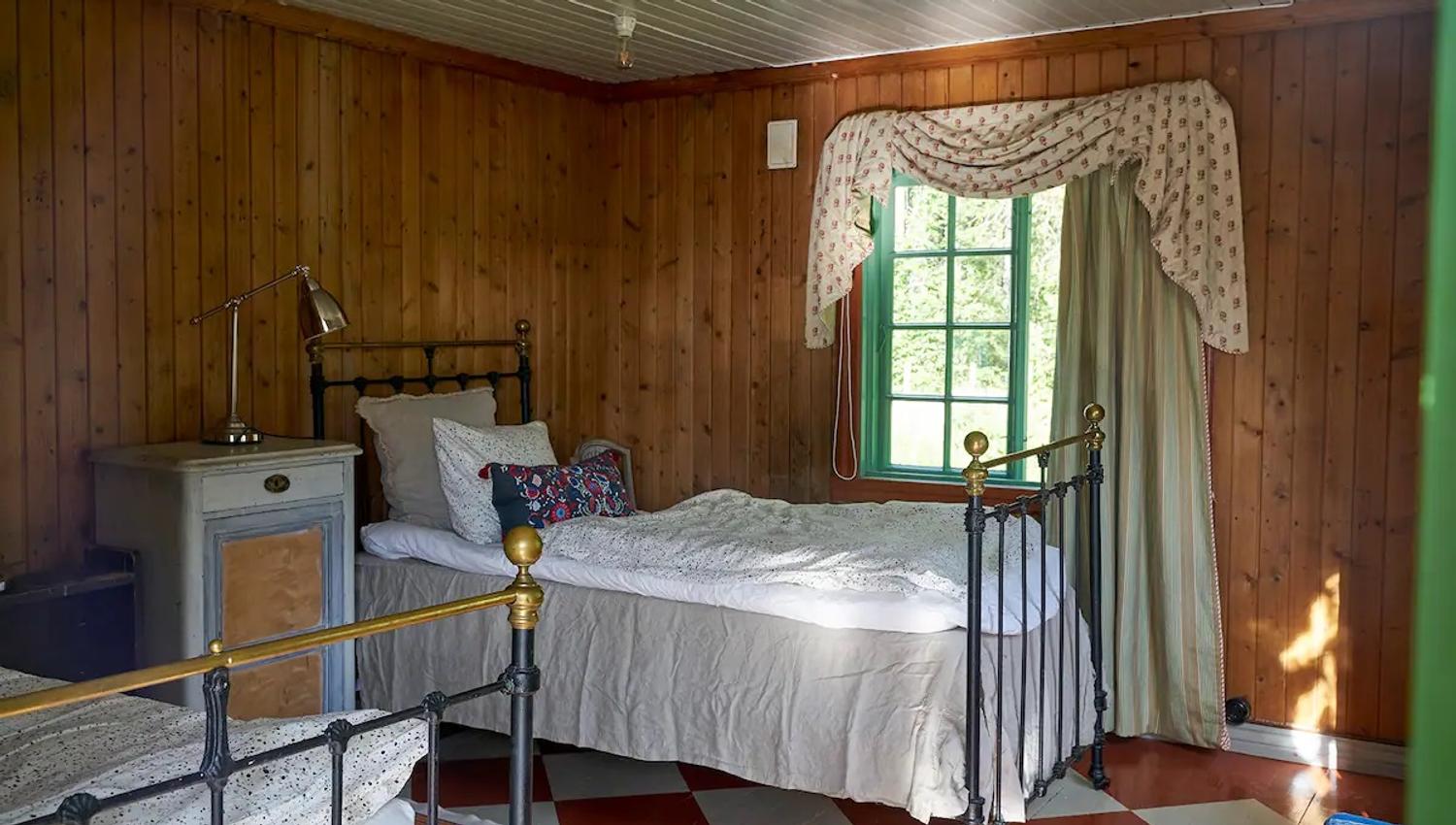 Et av de 2 soverom i Villa Leonore