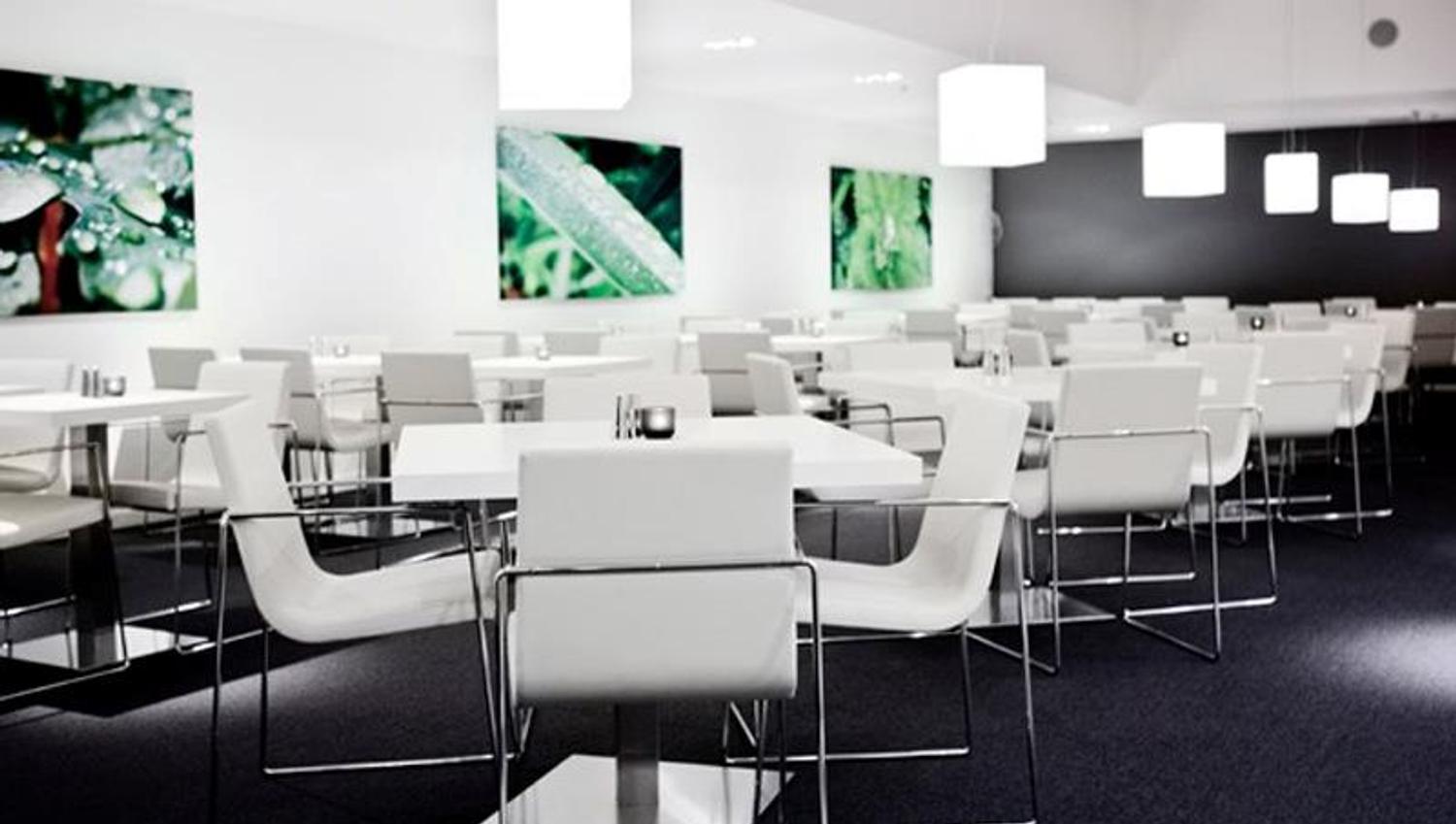 breakfast hall