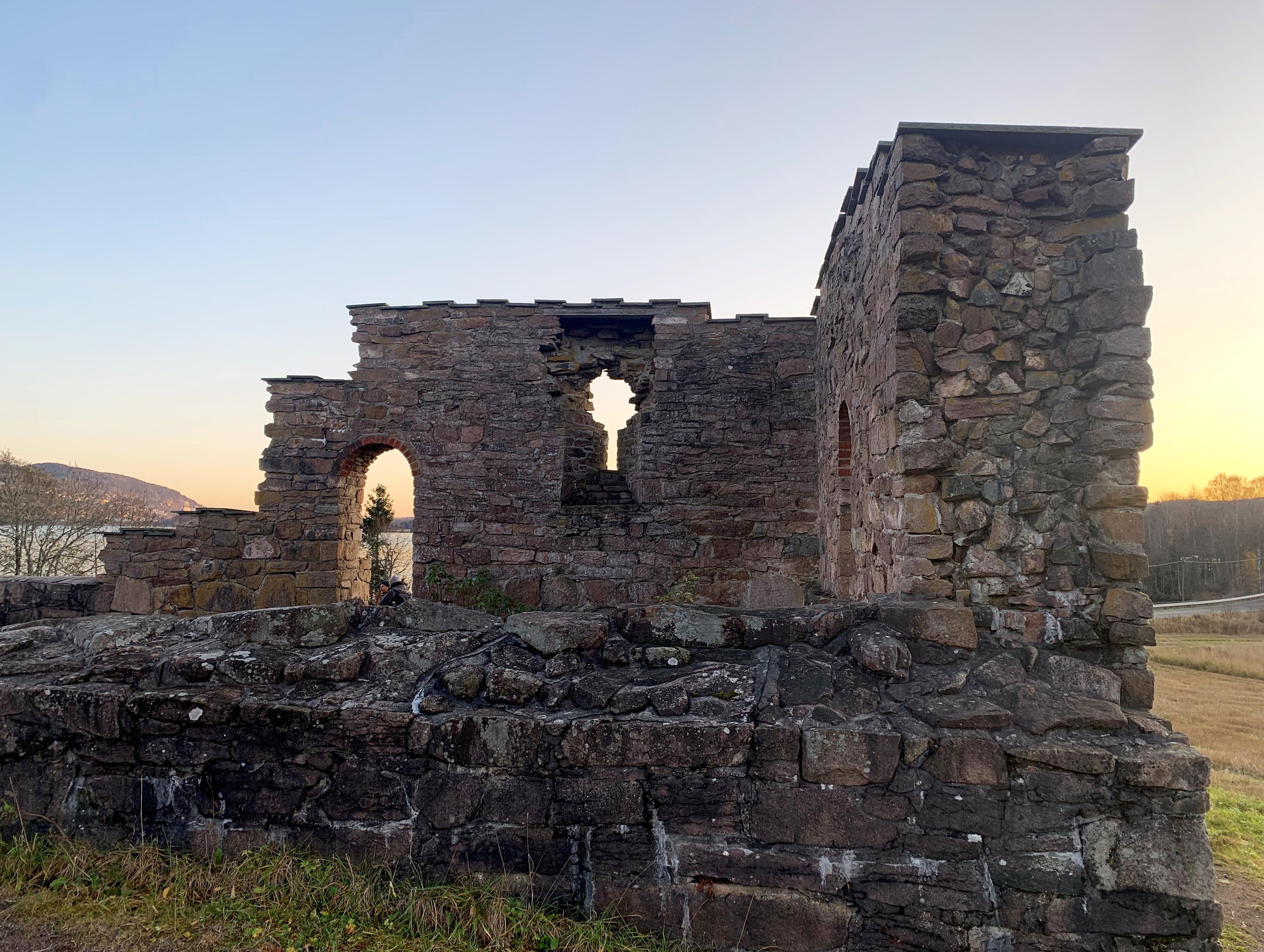 Ruins of the church built around 1250.