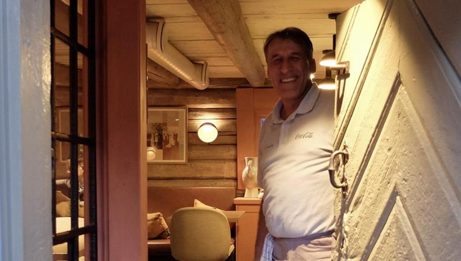 Varm velkomst -mann i dør