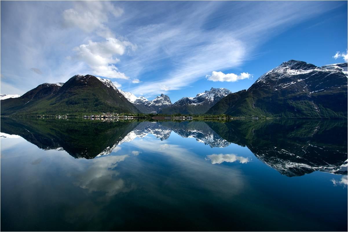 Afternoon tour on electric bike with Hotel Aak