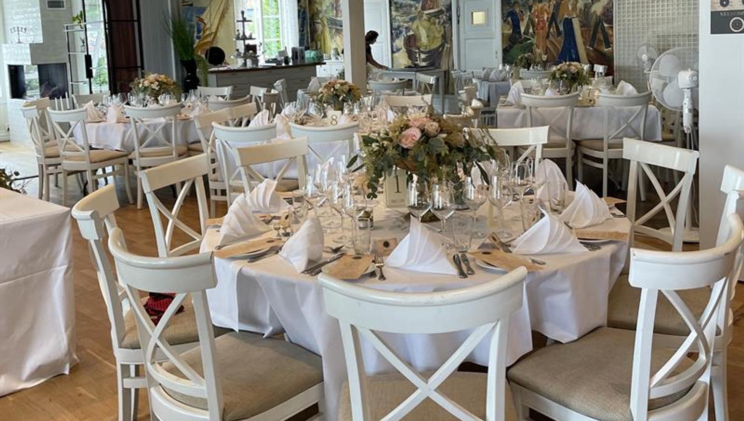 Bord dekket til bryllup i restauranten