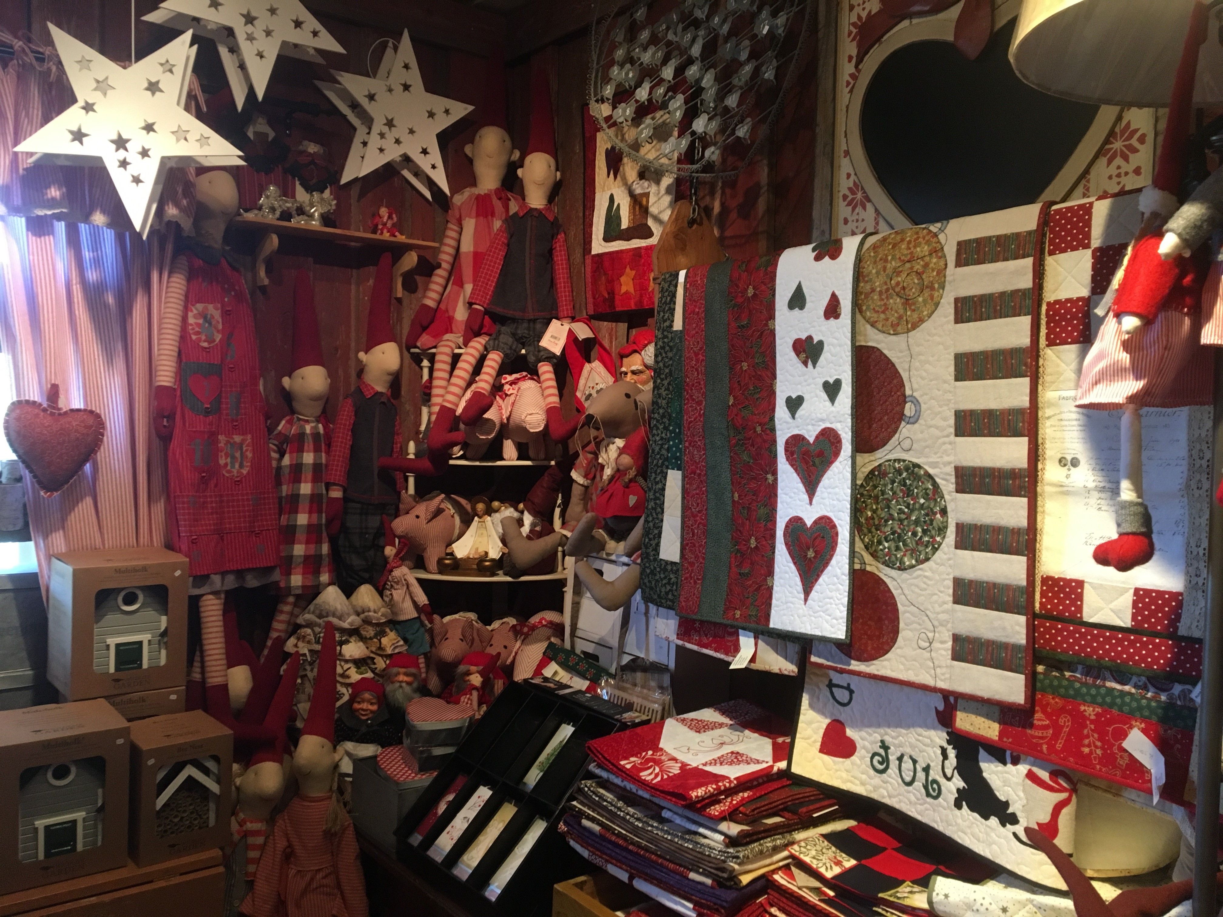 Det er eget julerom året rundt på Møllerens hus