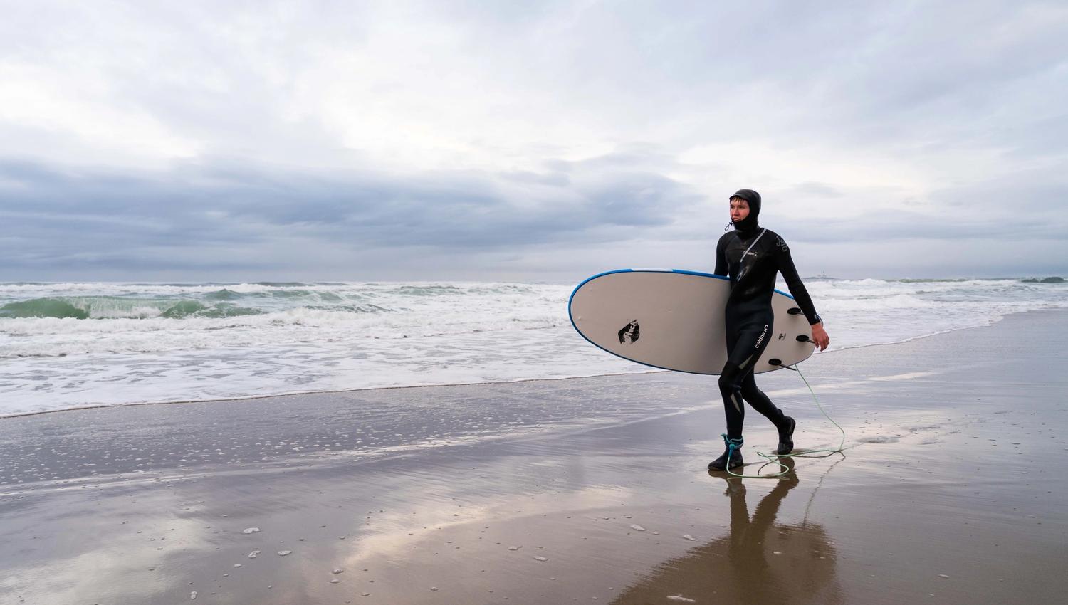 Surfing er populært