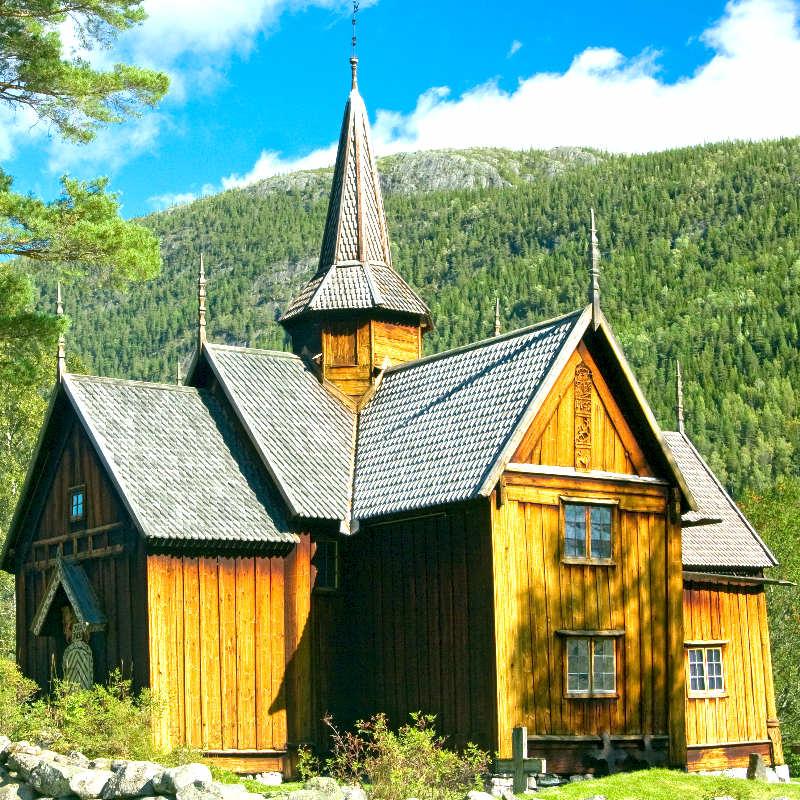 Nore stavkirke sommer