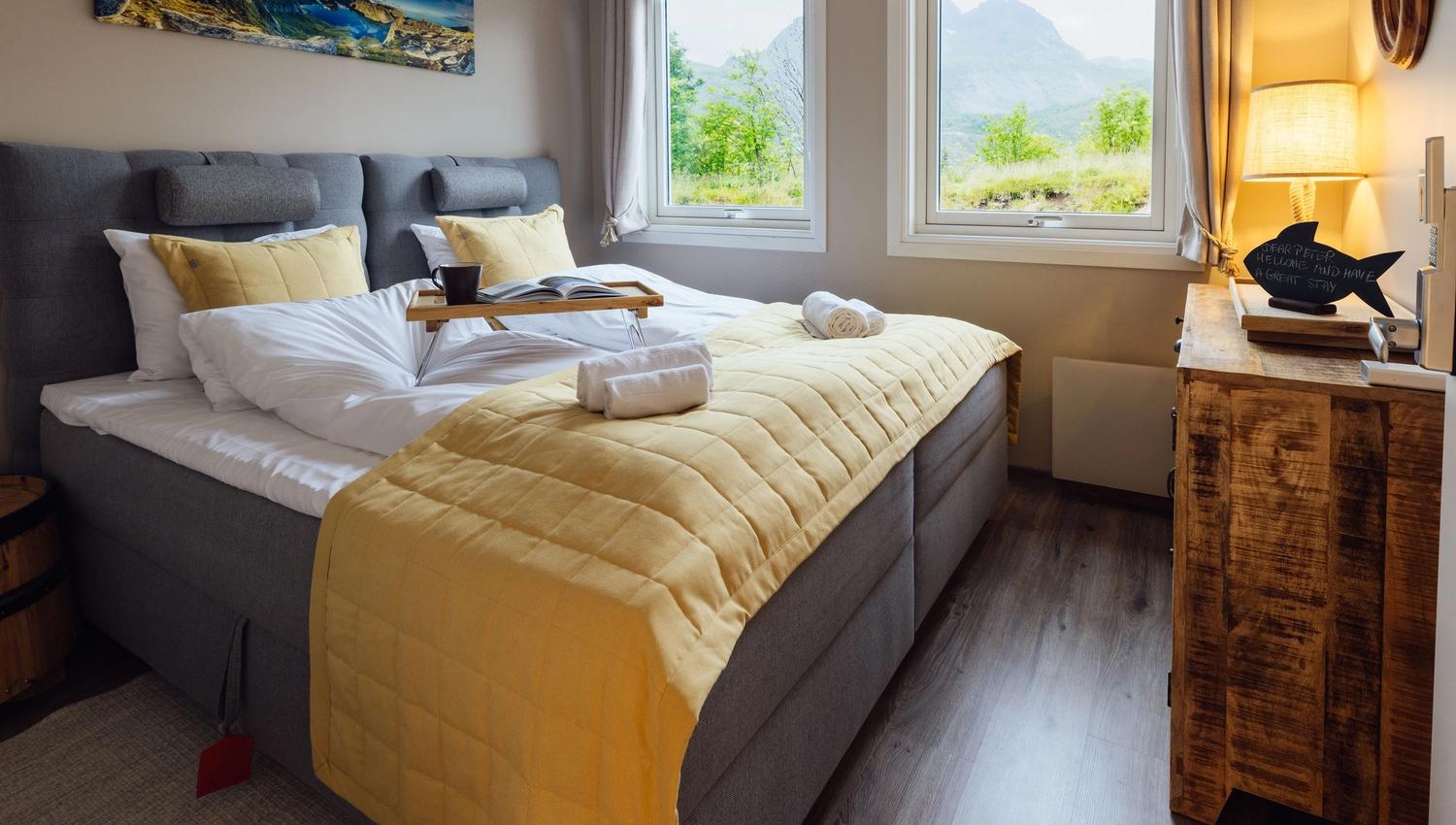 Double room with shared bathroom