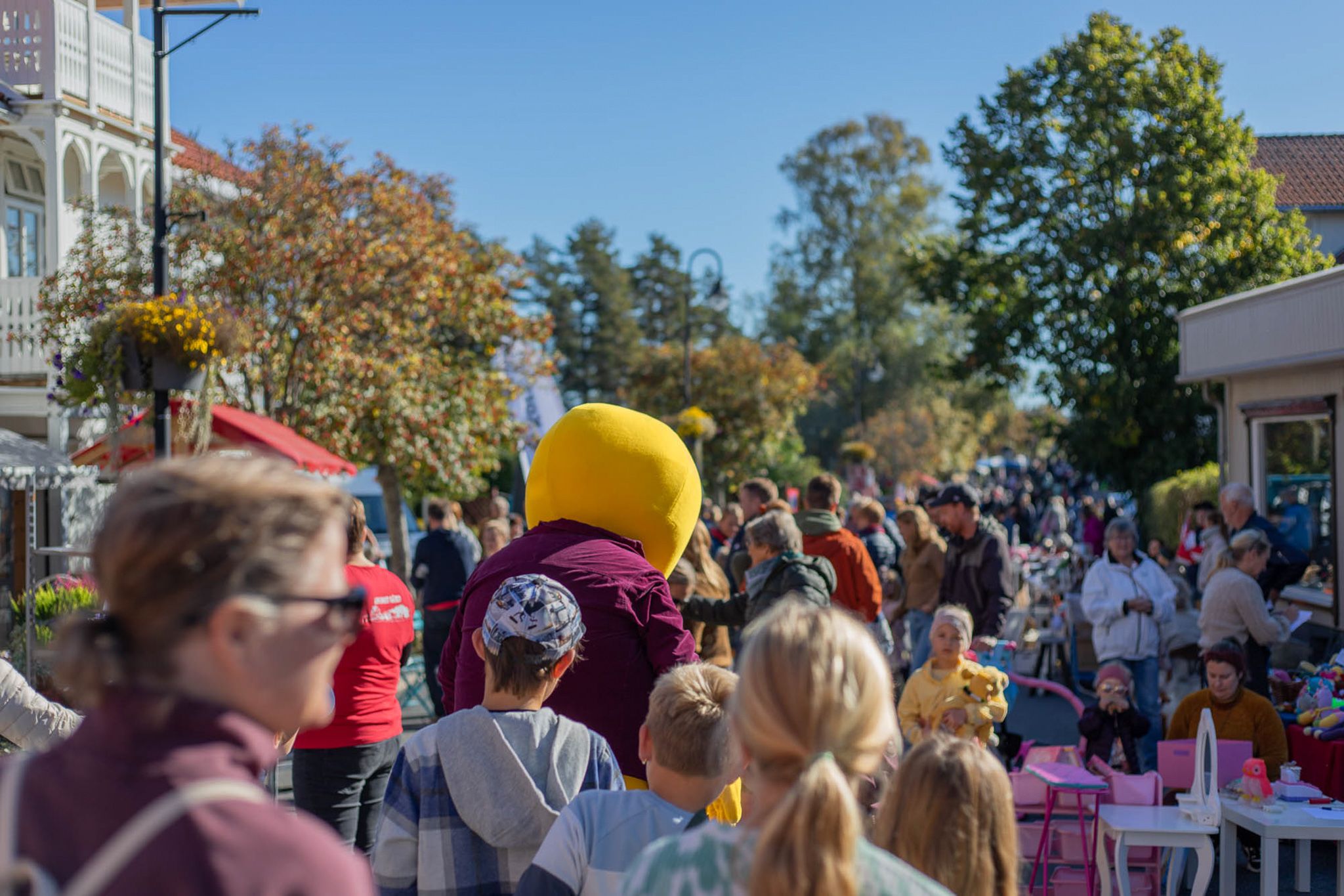 folk i gatene i ørje