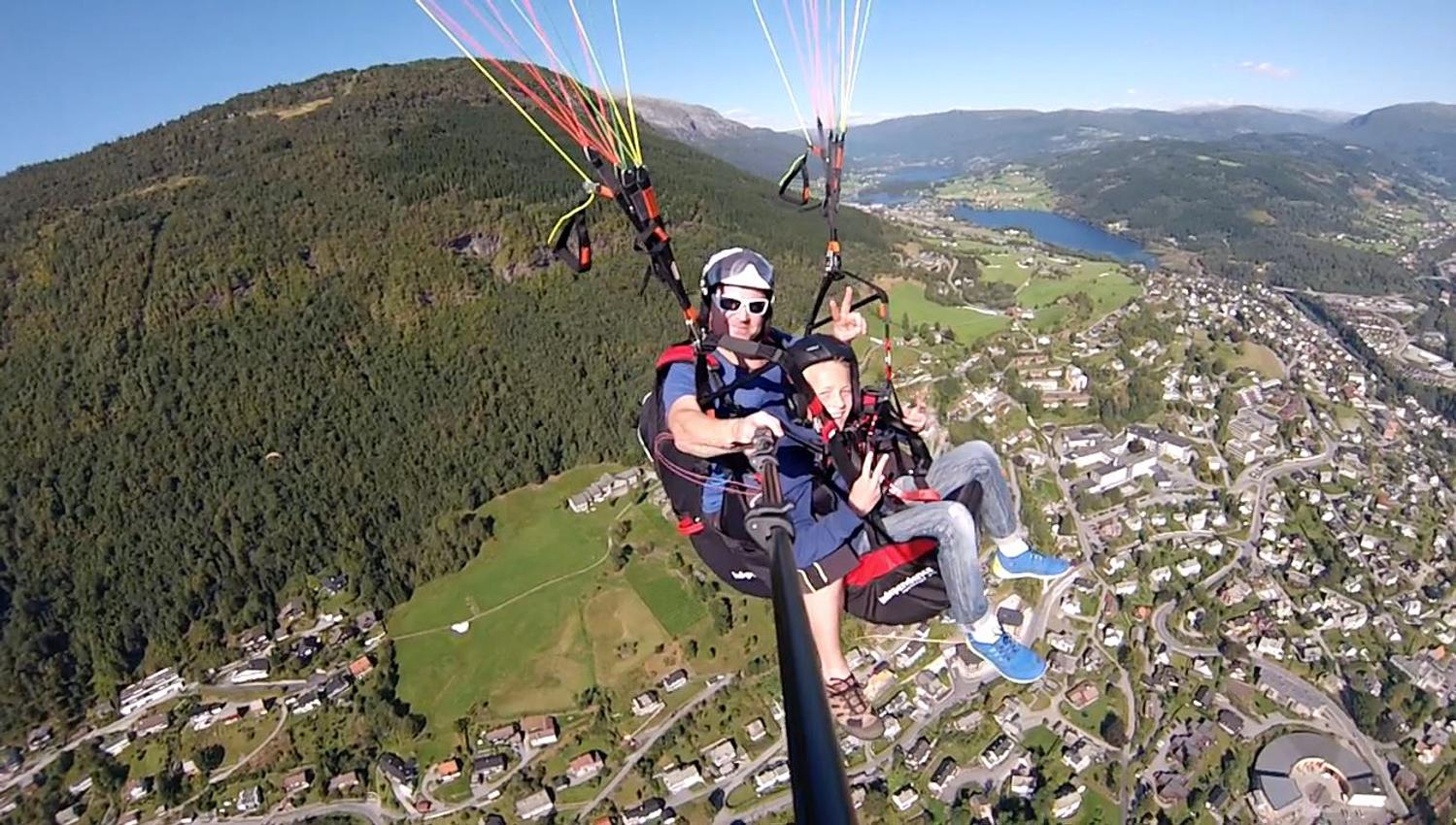 Tandem paragliding with Voss HPK