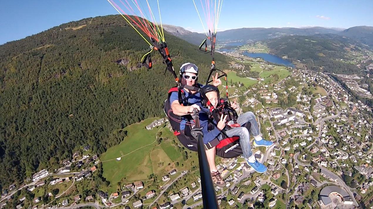 Tandem paragliding med Voss HPK