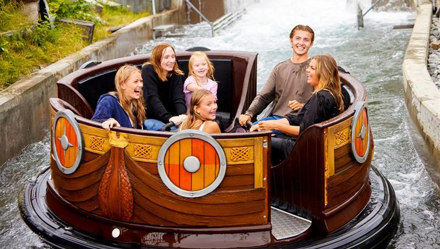 Glade besøkende i Ragnarok vann bane