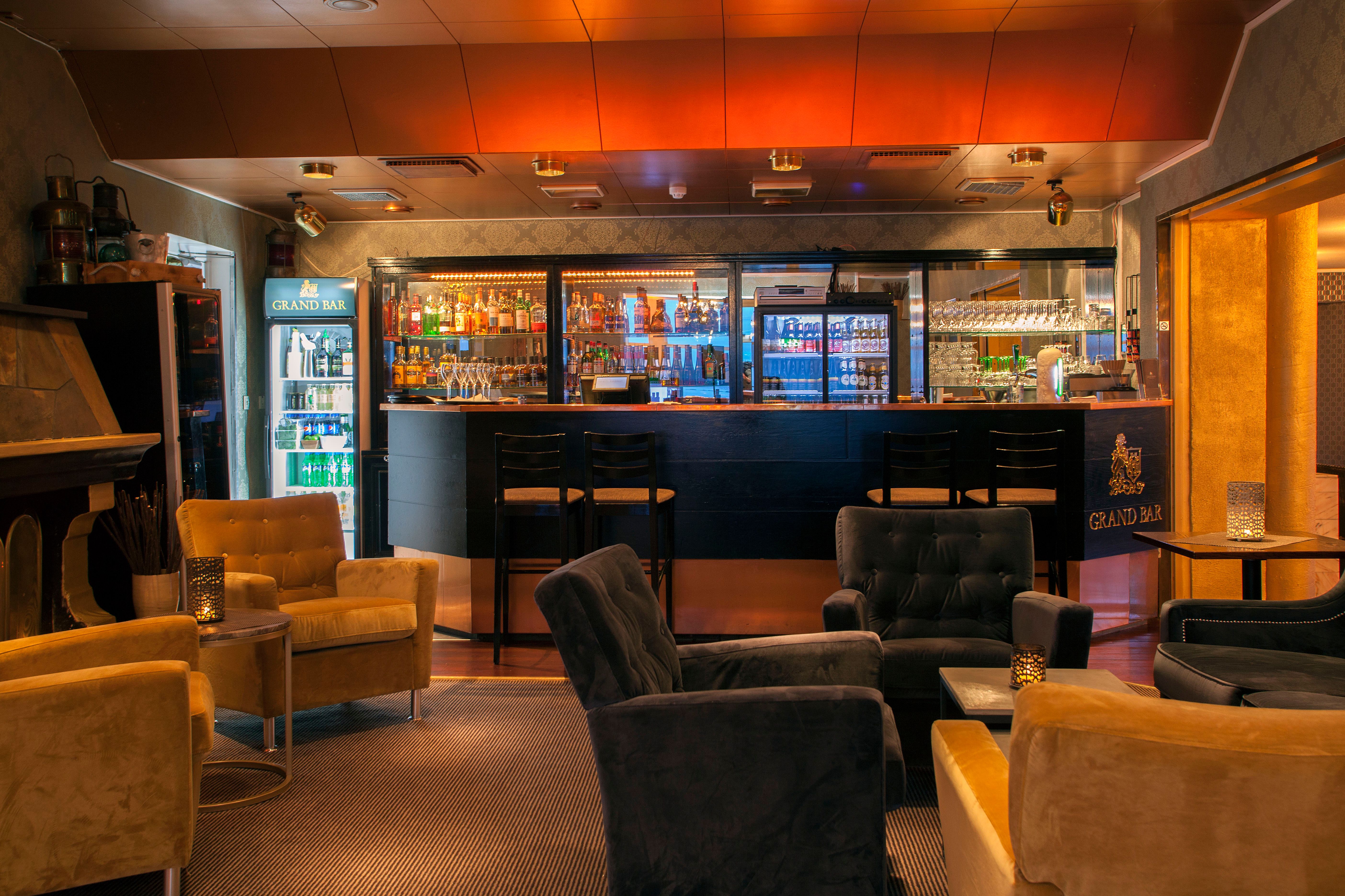 Bar med sittegrupper