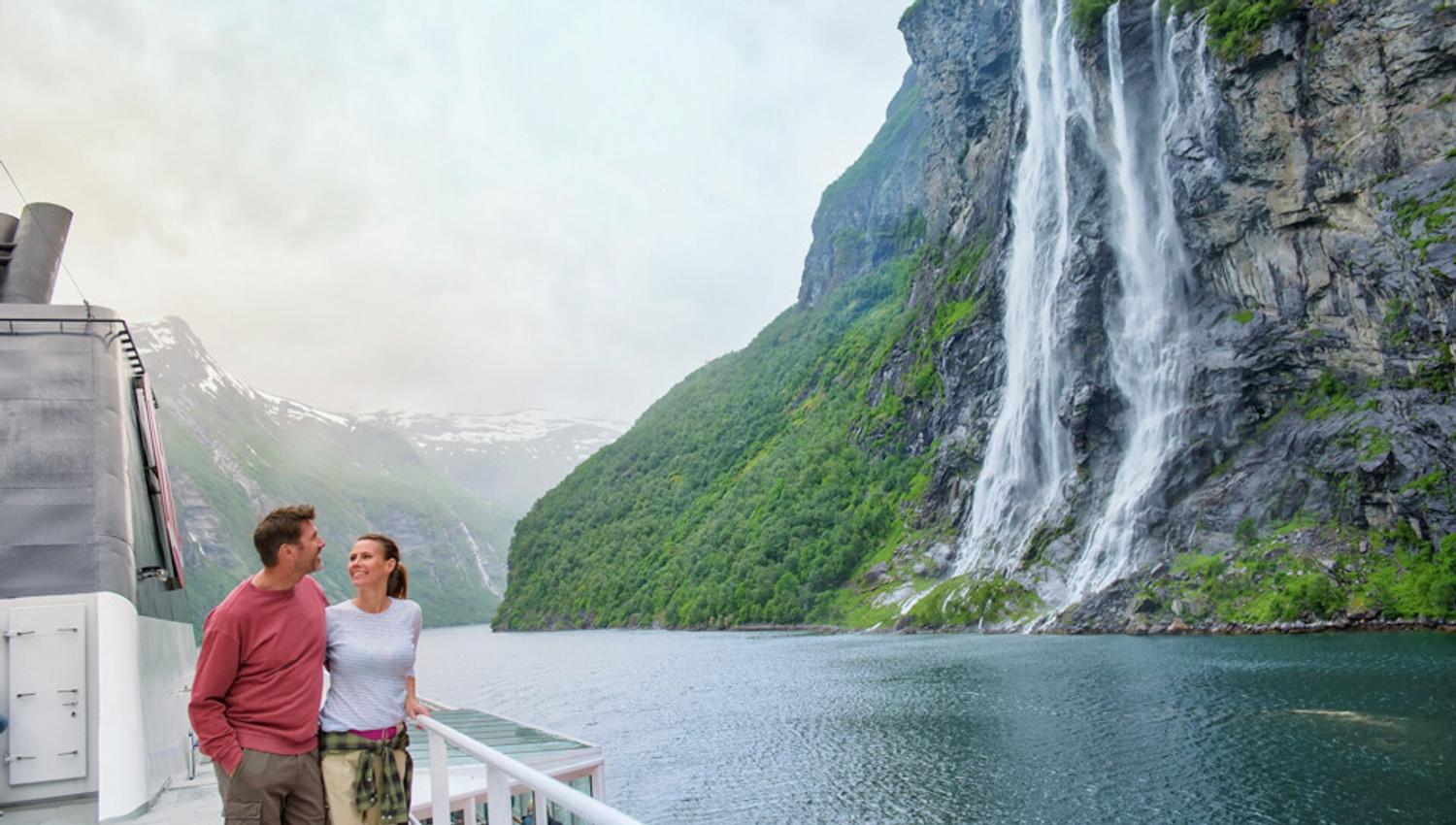 Geirangerfjord_onboard_MS_Polarlys_HGR_115928_1920_Photo_Agurtxane_Concellon - Ida Øyen