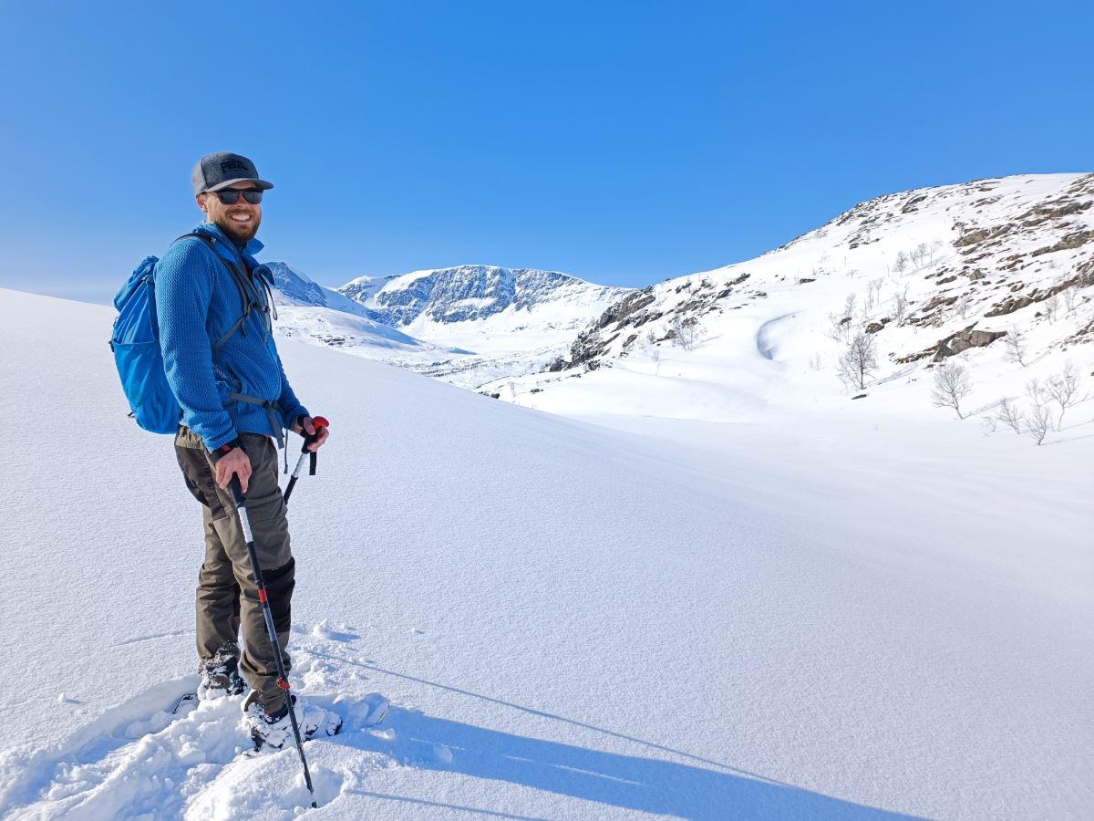 Snowshoeing along the fjord + Norwegian outdoor lunch