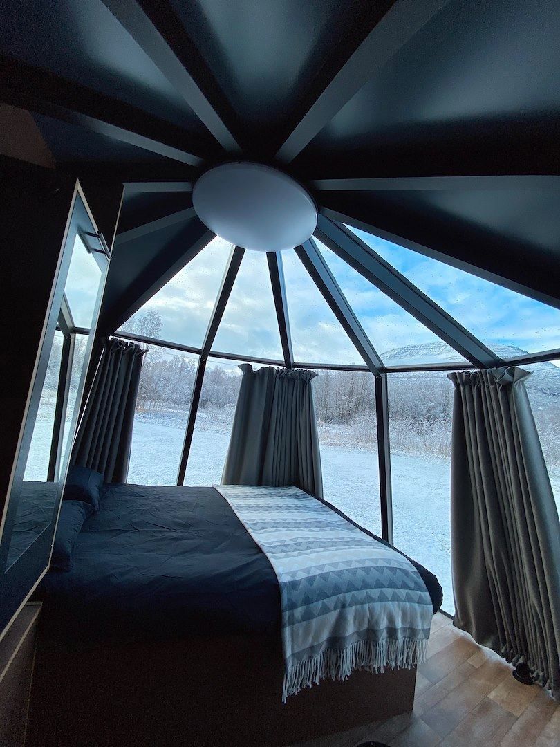 Inne i glassiglo på North Experience