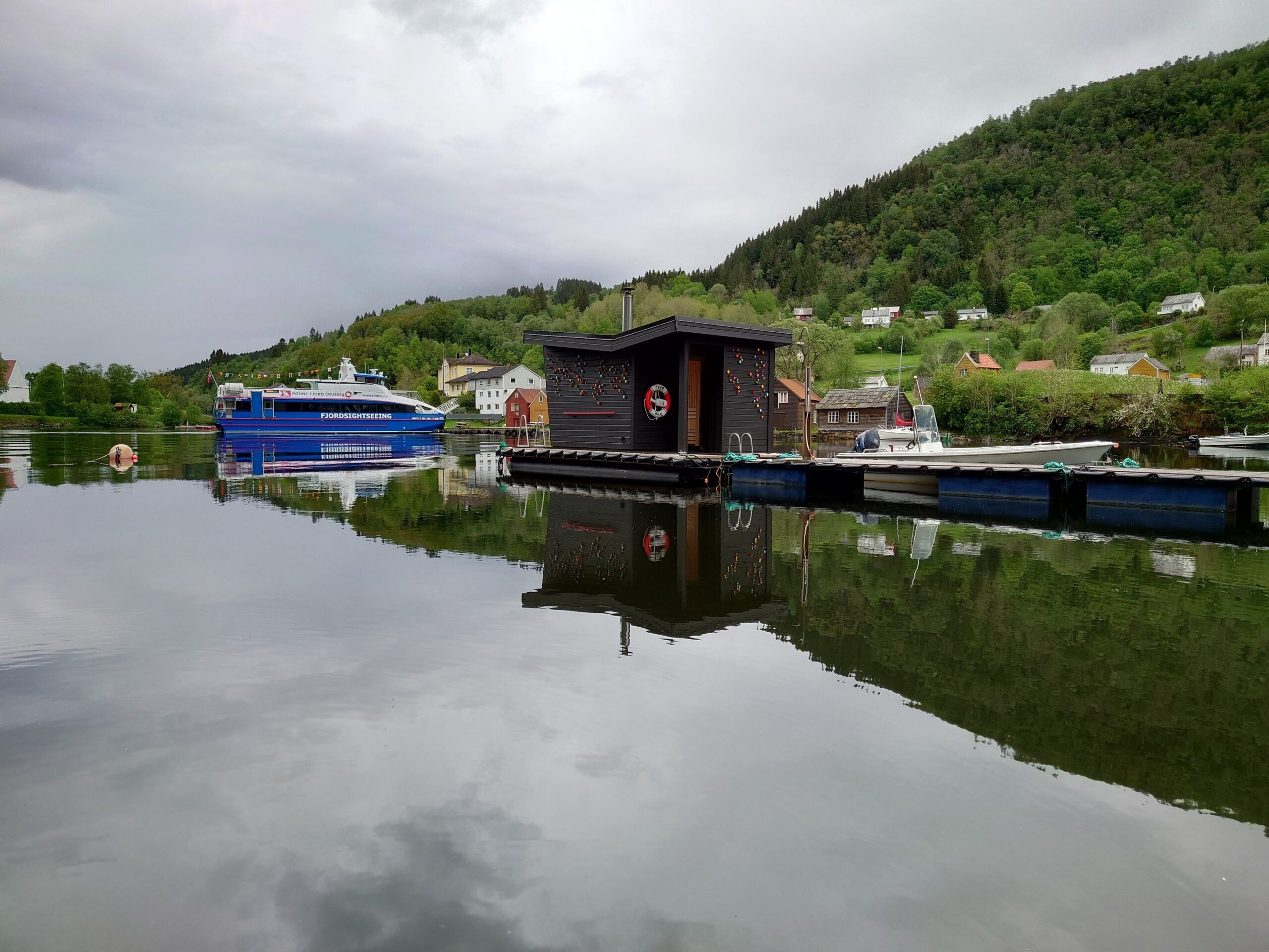 The boat docked in Mjøsvågen