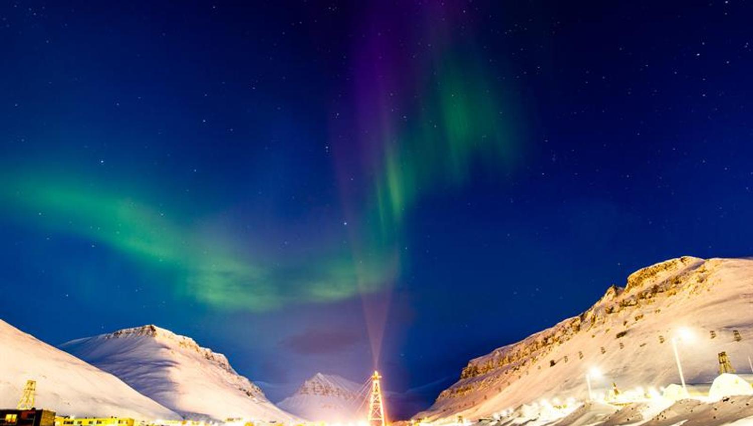 Nordlys over Longyearbyen